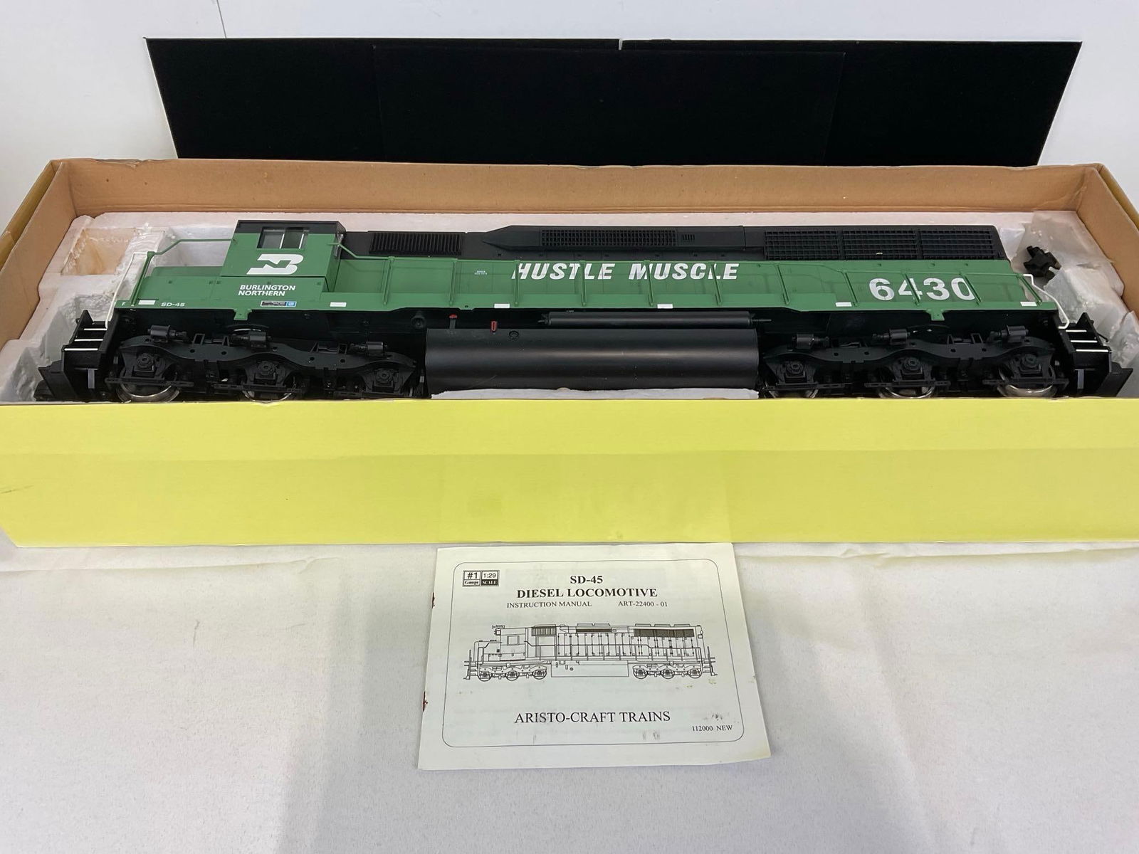 Aristo Craft Trains SD-45 Diesel Locomotive Engine Burlington Northern #6430 Hustle Muscle, in box - 3