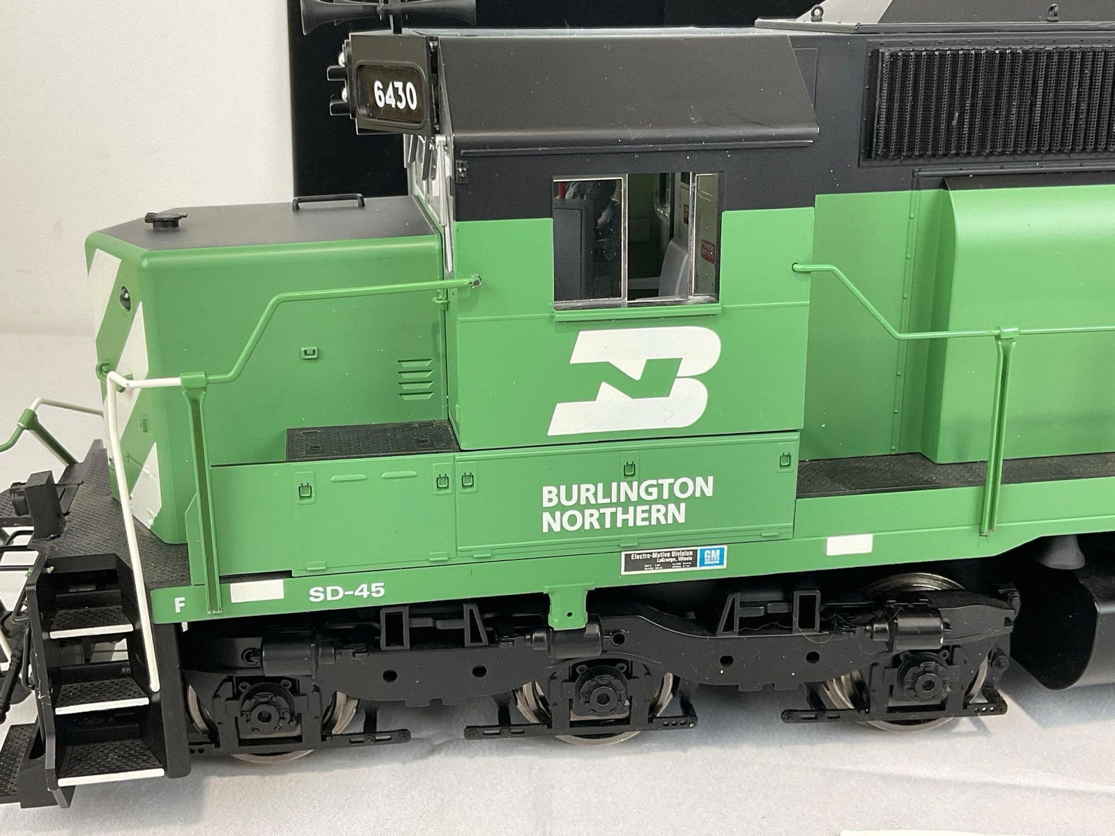 Aristo Craft Trains SD-45 Diesel Locomotive Engine Burlington Northern #6430 Hustle Muscle, in box - 4