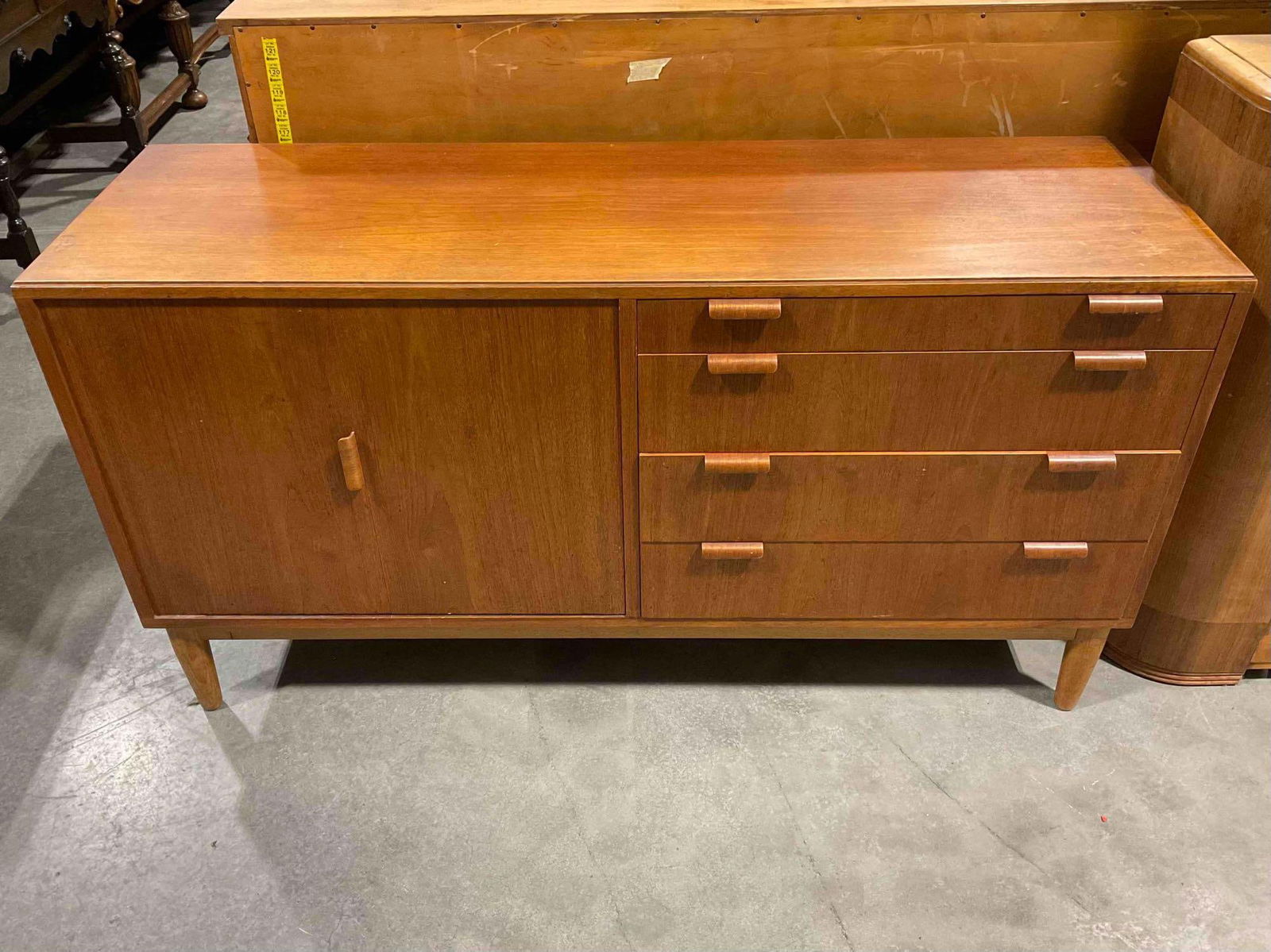 Handsome MCM Hundevad & Co. Danish Teak Sideboard Buffet. Very Good Condition. See pics. (1 of 8)