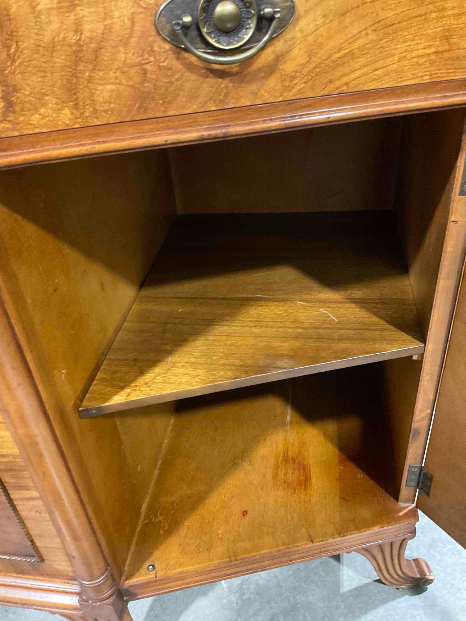 Gorgeous Vintage Batesville Cabinet Co. Brazilian Walnut Sideboard Buffet. Excellent Cond. - 9