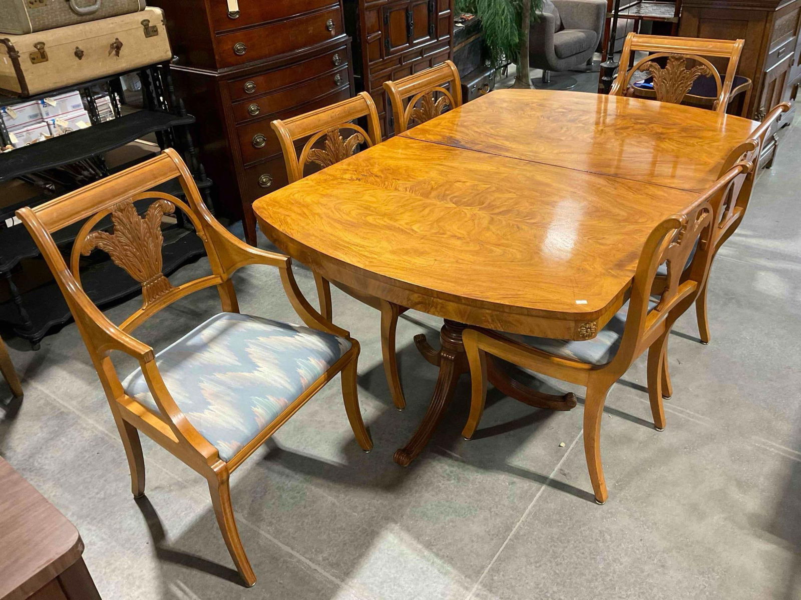 Stunning Brazilian Walnut Expandable Dining Table w/ 6 Chairs & 2 Leaves. Excellent Cond. (1 of 12)