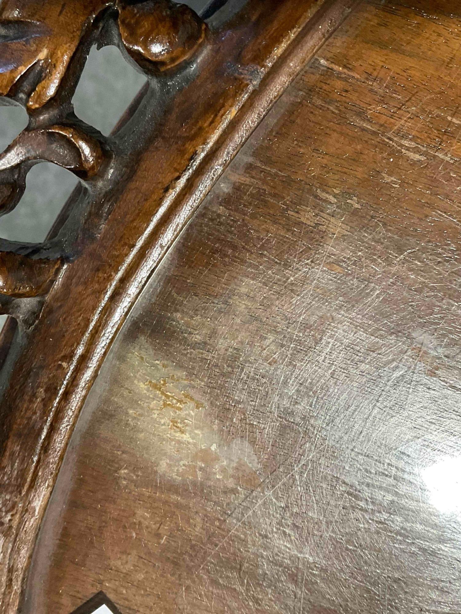 Antique Rock Hills Walnut? Wood Oval Side Table w/ Glass Top, Floral Border & Sweet Marquetry. - 6