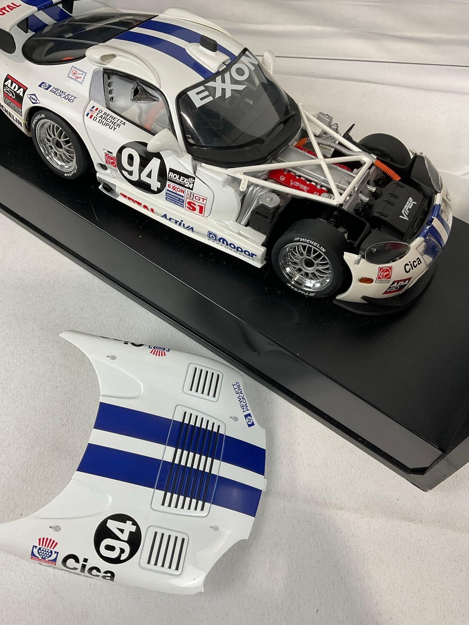 AutoArt 1997 Dodge Viper GTS-R #94 1/18 Scale Diecast Car Model orig box - 6