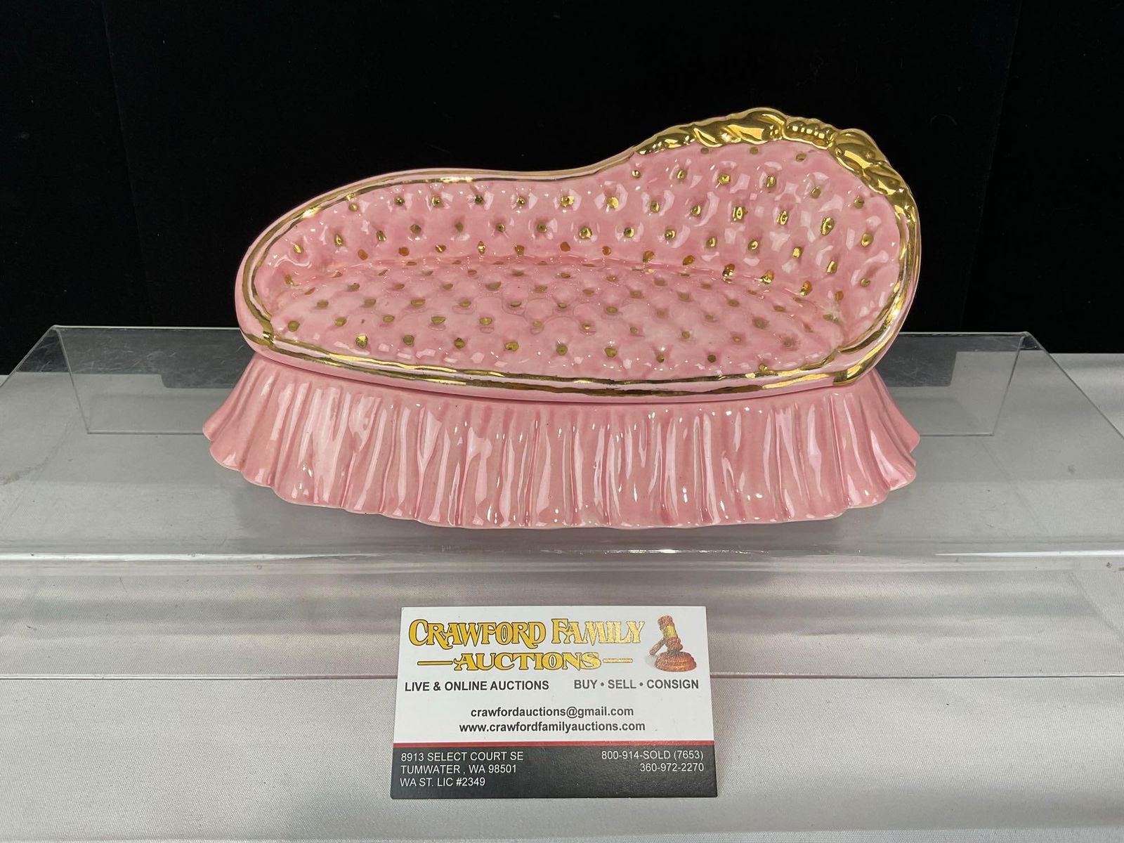Vintage 1952 Mallory Ceramic Studio Pink Chaise Lounge shaped Trinket Box, Pink & Gilt Porcelain: Appears to be in good shape. The piece measures approx 5h x 10w x 5d inches. See pics. E-5430 