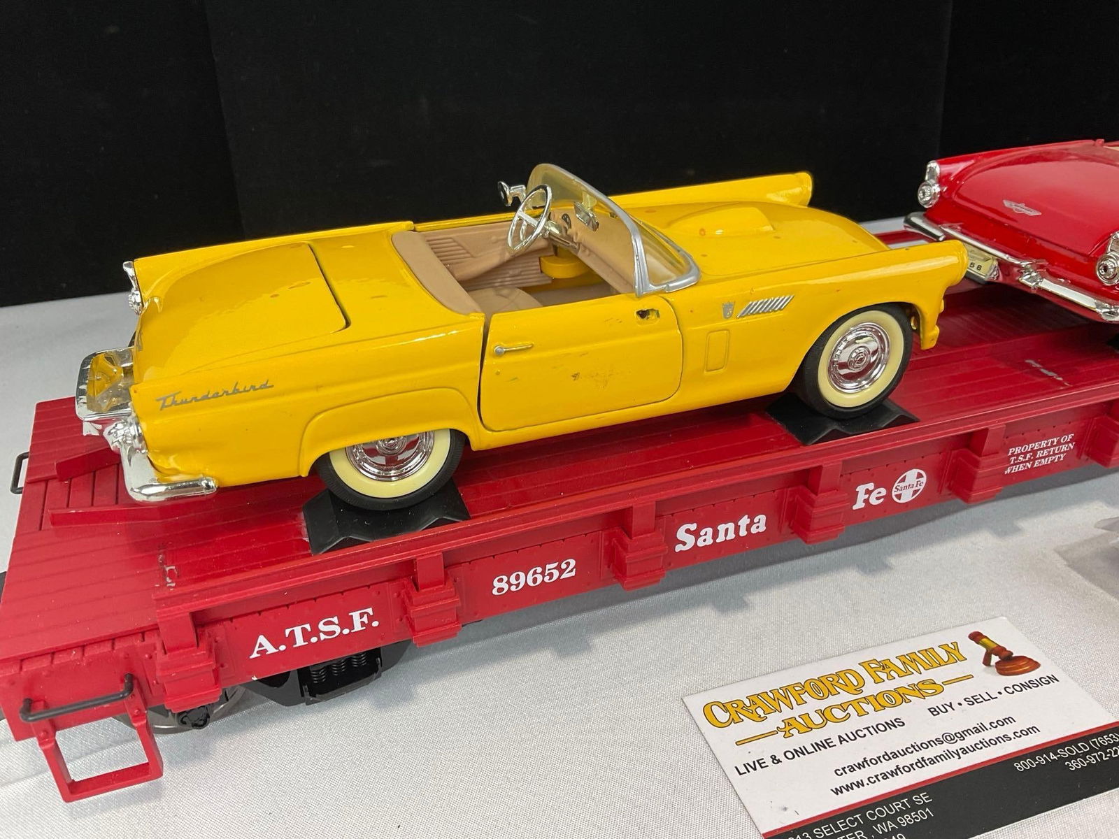 G Scale Model Train Car, USA Trains, Santa Fe Flat Car #89652 w/2 Car Models, in box - 2