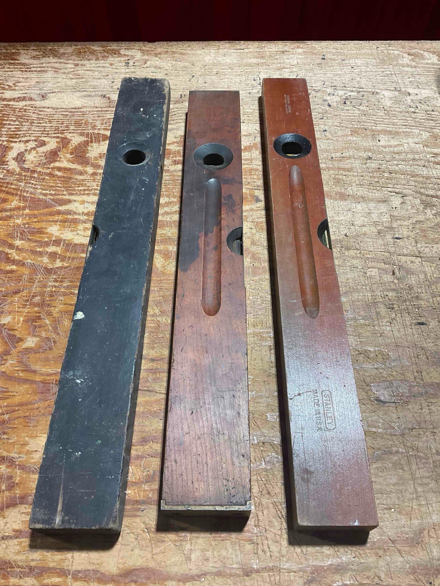 A collection of 3x Vintage Bubble Levels 2x Stanley Brand and 1x Keystone Tool Brand: Altogether approximately 5" x 27" x 4" items are in fair condition And all have both of their original bubble levels still intact. V-5360 
