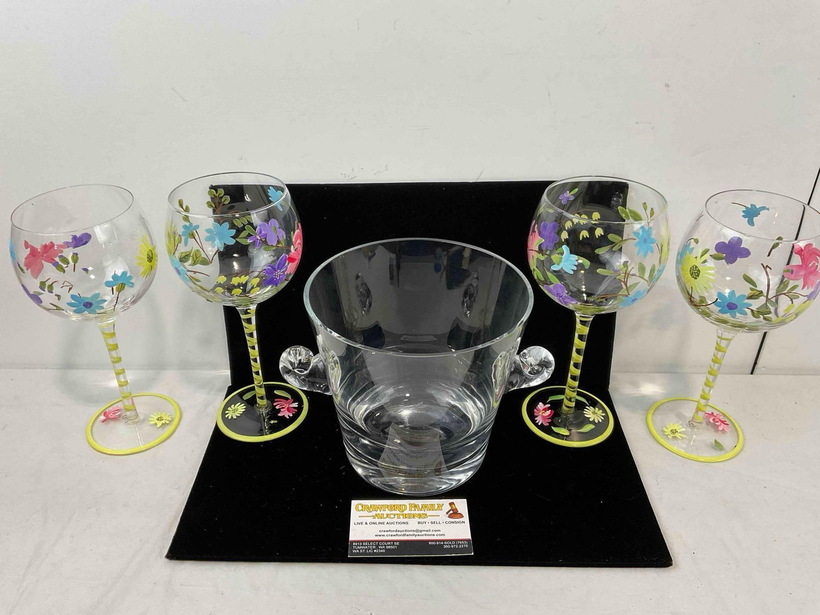 Vintage Classic Tiffany & Co. Crystal Glass Ice Bucket Wine Cooler. Excellent Condition. See pics.: Vintage Classic Tiffany & Co. Crystal Glass Ice Bucket Wine Cooler. Excellent Condition. Also includes 4 painted wineglasses. Cooler measures 8" x 6" x 7" DM-5550 