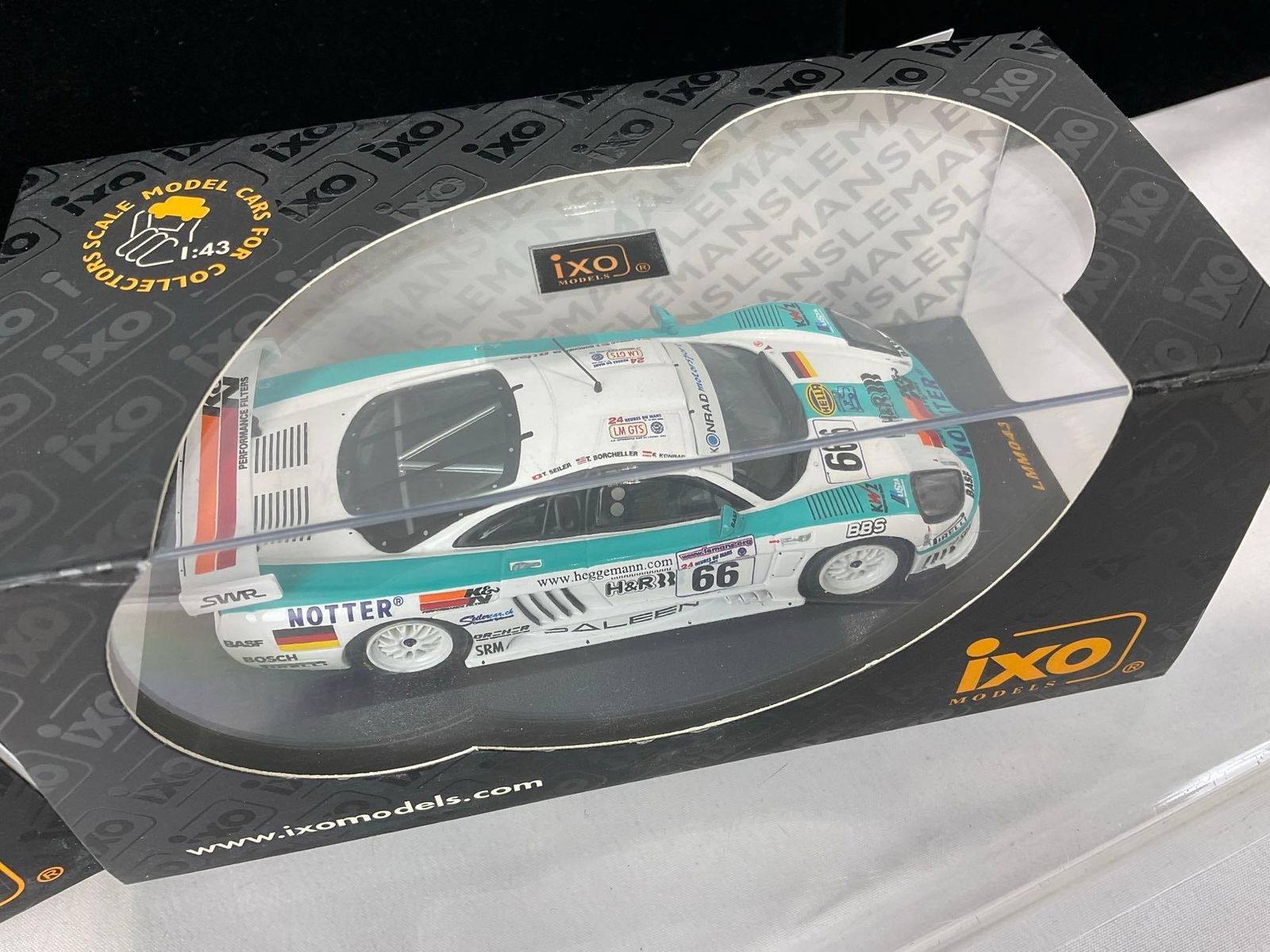 Pair of IXO Models Saleen S7-R, 2001 & 2002 Franz Konrad 1/43 Scale Diecast Car Models - 3