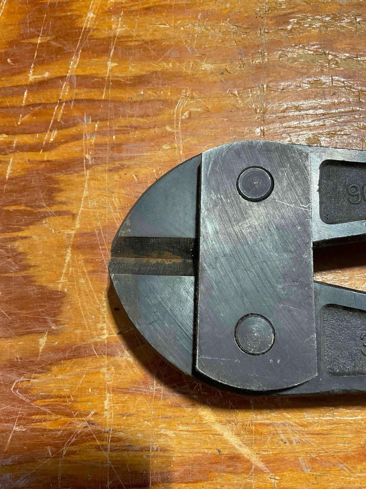 2x Pair of Bolt Cutters 1x Vintage HKP No.2 And 1x Modern Pittsburgh Brand 36" - 8