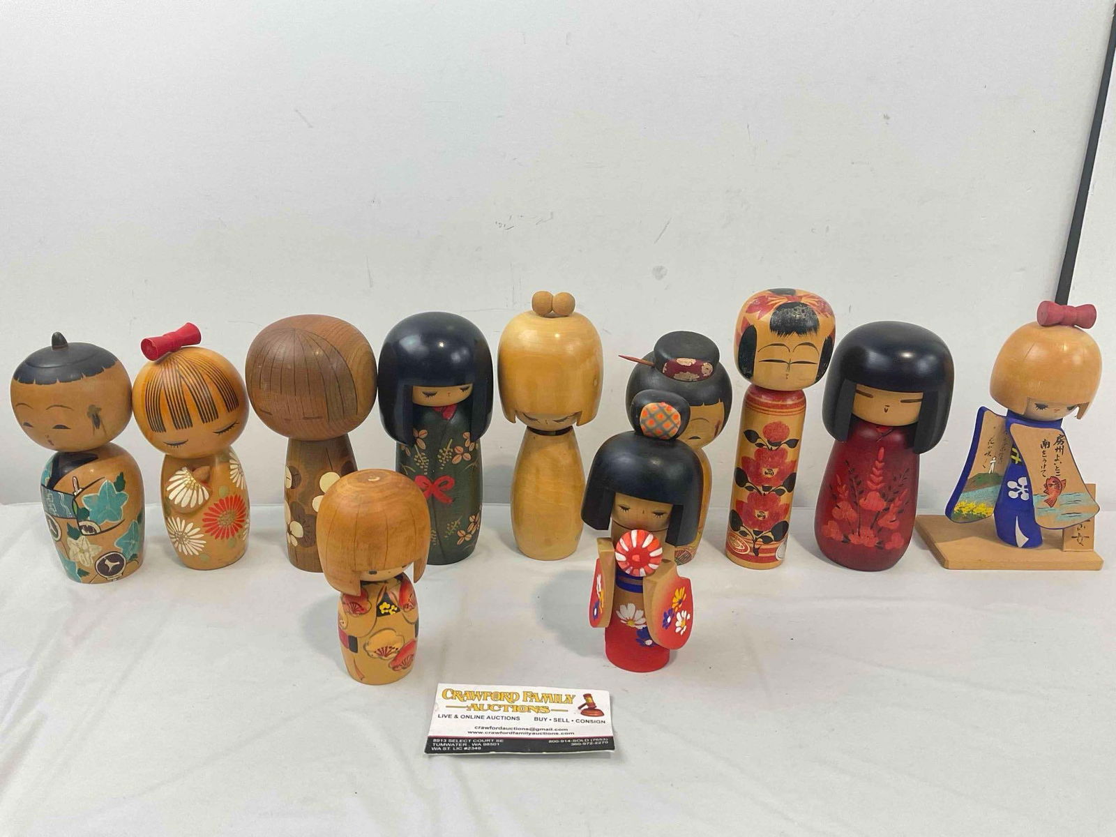 11 pcs Vintage Japanese Traditional Carved Wood Kokeshi Doll Souvenirs. Excellent Condition.: 11 pcs Vintage Japanese Traditional Carved Wood Kokeshi Doll Souvenirs. Excellent Condition. Fits in box. Ensuring 12" x 12" x 7" Dm-5360 