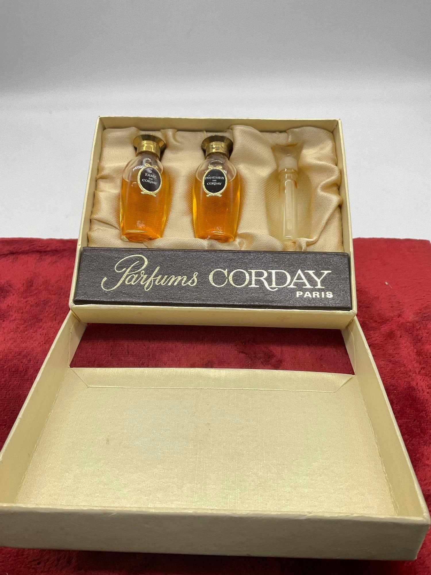 Vintage Unopened Corday pairs Small Perfume ( Parfums) Set in original Box: c-5180