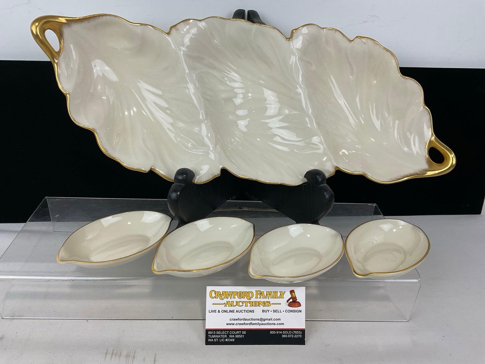 3 Section Lenox Serving Plate, Leaf Shaped & 4 Small Nut Plates: Appears to be in good shape. The piece measures approx 3h x 17w x 8d inches. See pics. E-5380 
