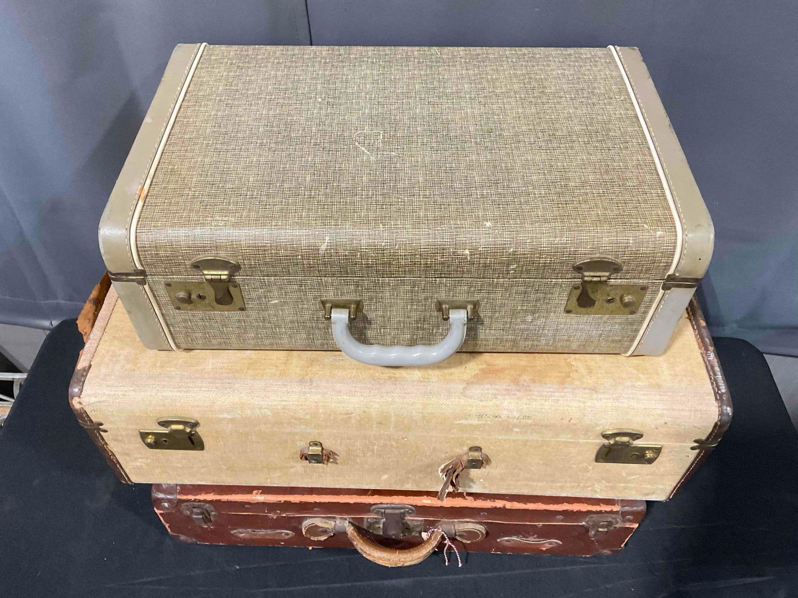 3 pcs Vintage Suitcases, incl. Beige, Gray & Brown. Good Condition. See pics. (1 of 11)