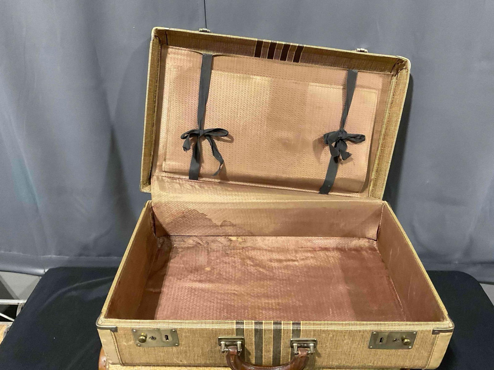 2 pcs Vintage Suitcases, 1x Brown Striped & 1x Woven Yellow w/ Lovely Brown Fabric Interior. - 5