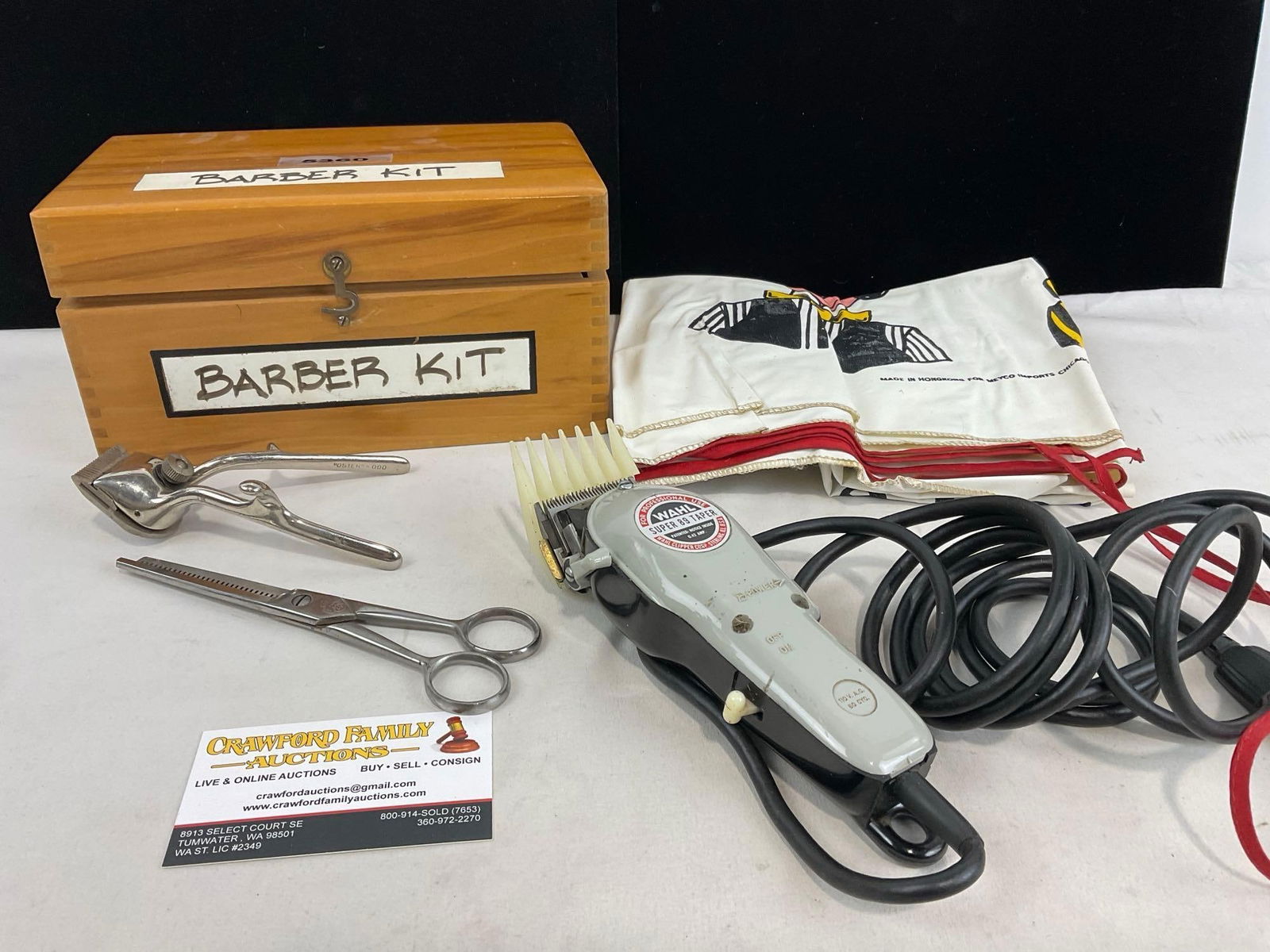 Barber Kit, Wahl Super 89 Taper Clippers, Cape, Thinner, & Hand Buzzer, in Wooden Case: Appears to be in good shape. The piece measures approx 5h x 10w x 6d inches. See pics. E-5360 