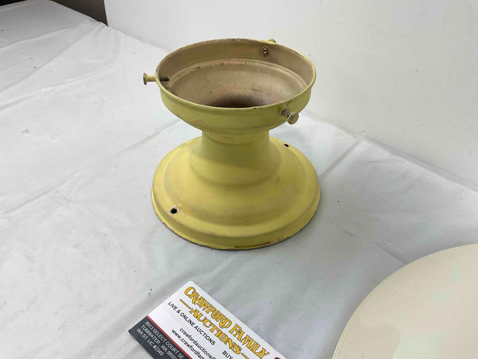 2 pcs Vintage Lamp Shades, incl. 1x Mid Century Modern Beige Lamp Shade & More. See pics. - 3