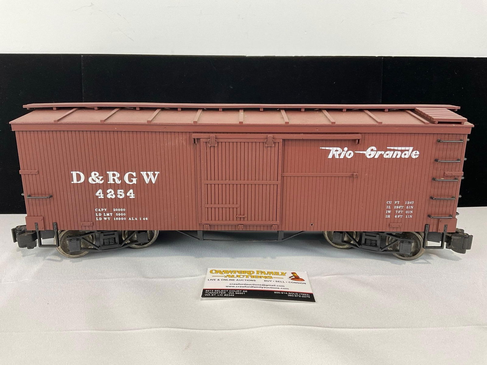 Model Cable Car, G Scale, Rio Grande Box Car, D&RGW #4254, 9x20x9 inch: No box included. Appears to be in good shape. The piece measures approx 9h x 20w x 9d inches. See pics. E-5560 
