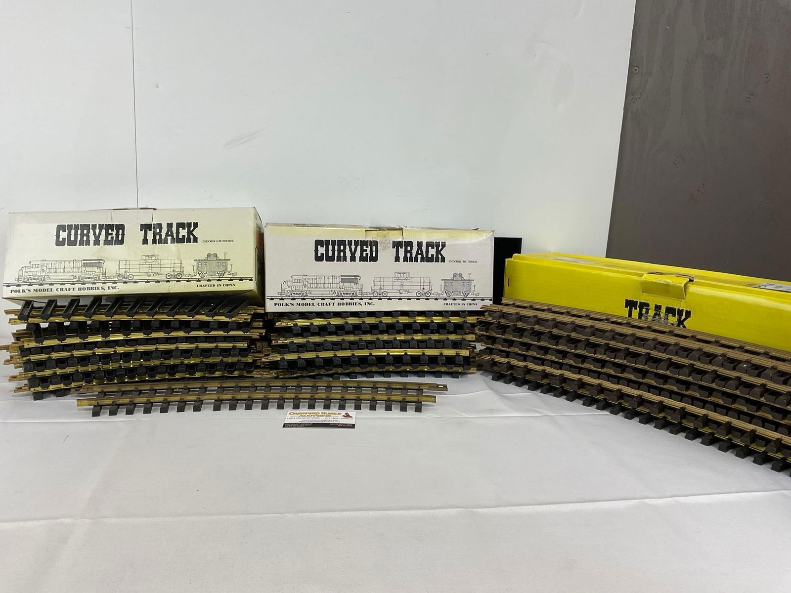 Aristo Craft Trains Curved Track, G Gauge, 20 Small & 10 Medium angles, 2 ART-11100 & ART30115: Appears to be in fair to good shape. The boxes have some wear. They measure approx 14h x 22w x 10d inches. See pics. E-5560 