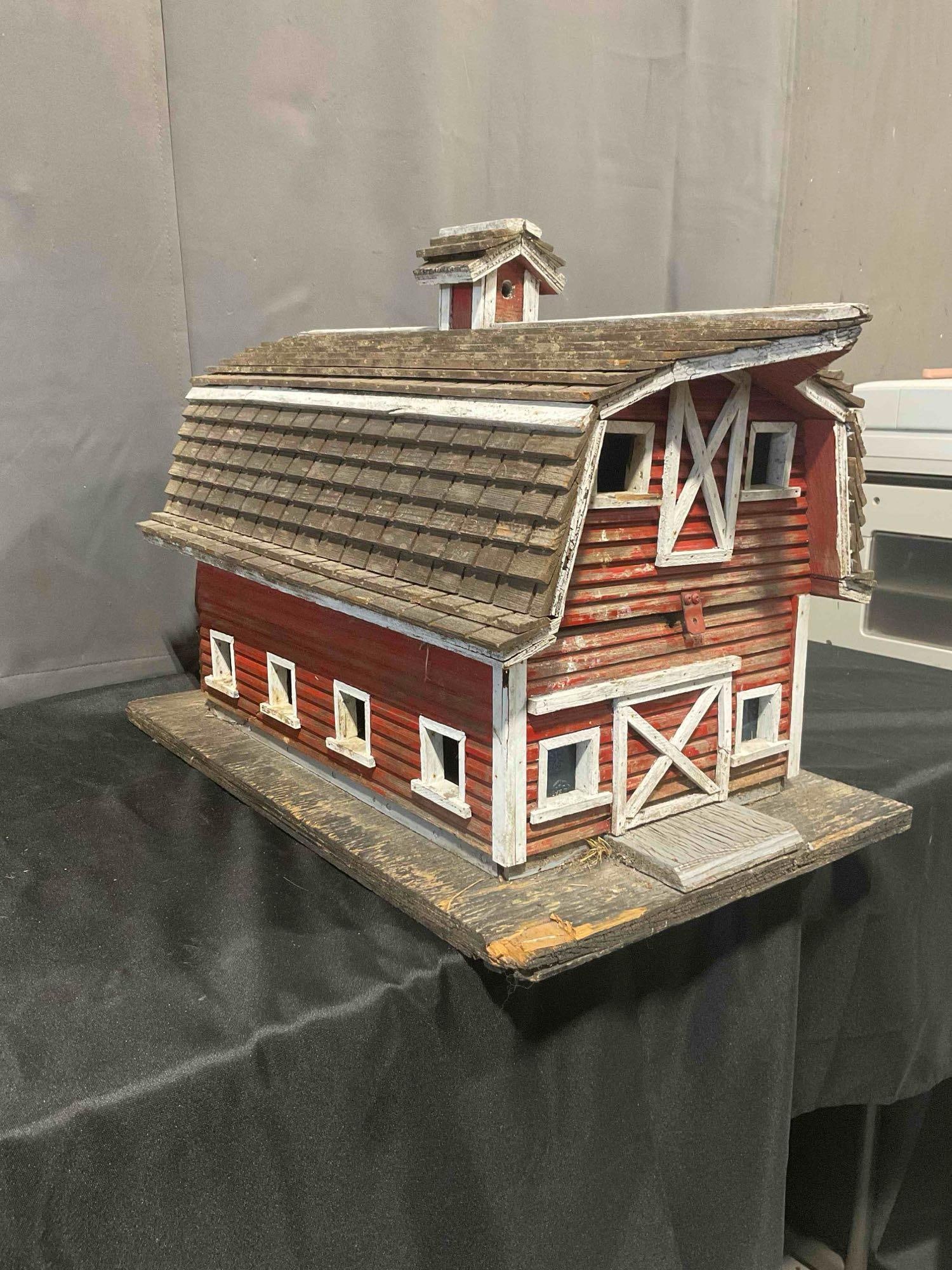 Vintage Handmade Red Painted Wooden Barn Dollhouse. Good Condition. See pics. - 3