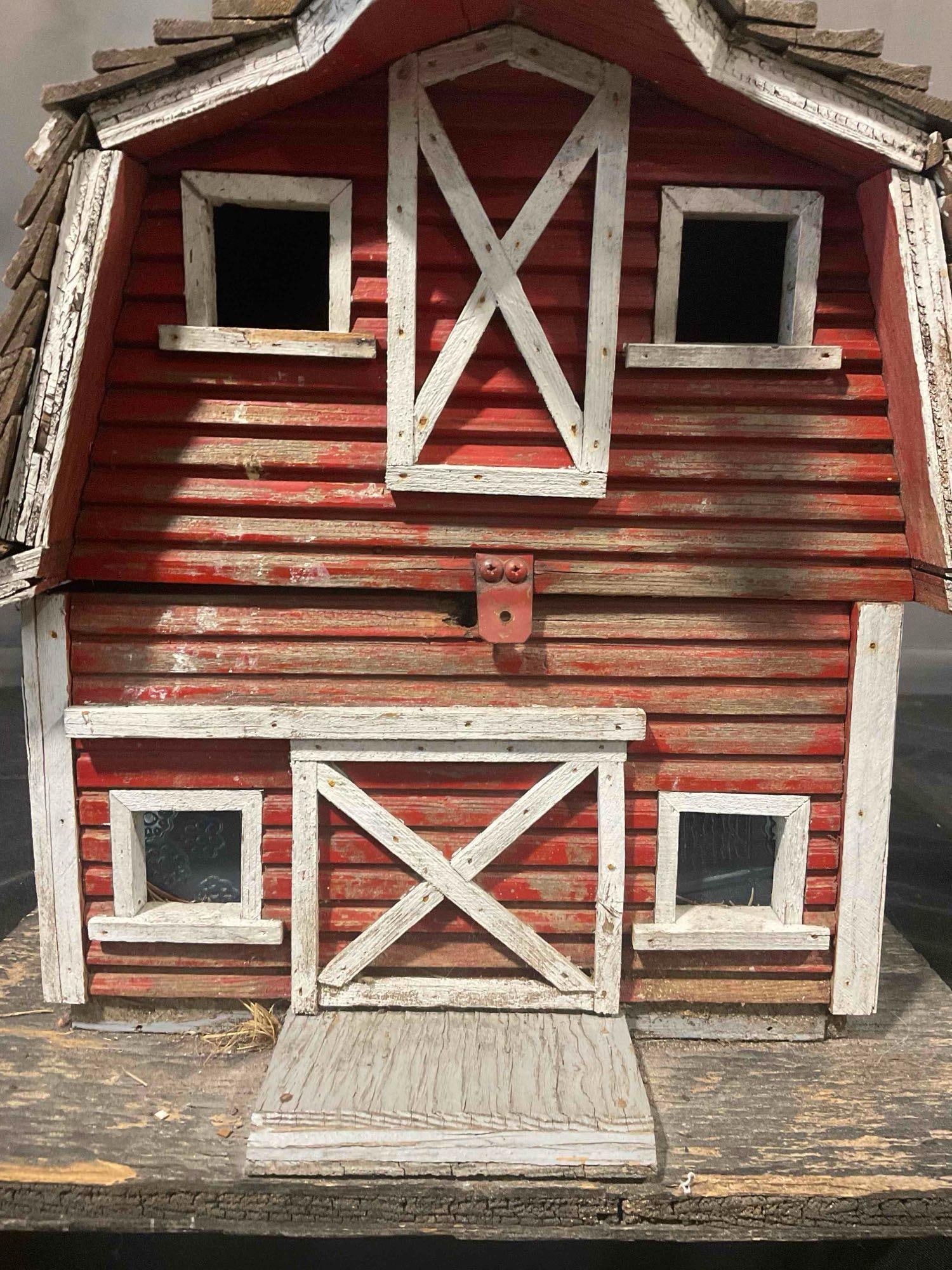 Vintage Handmade Red Painted Wooden Barn Dollhouse. Good Condition. See pics. - 5