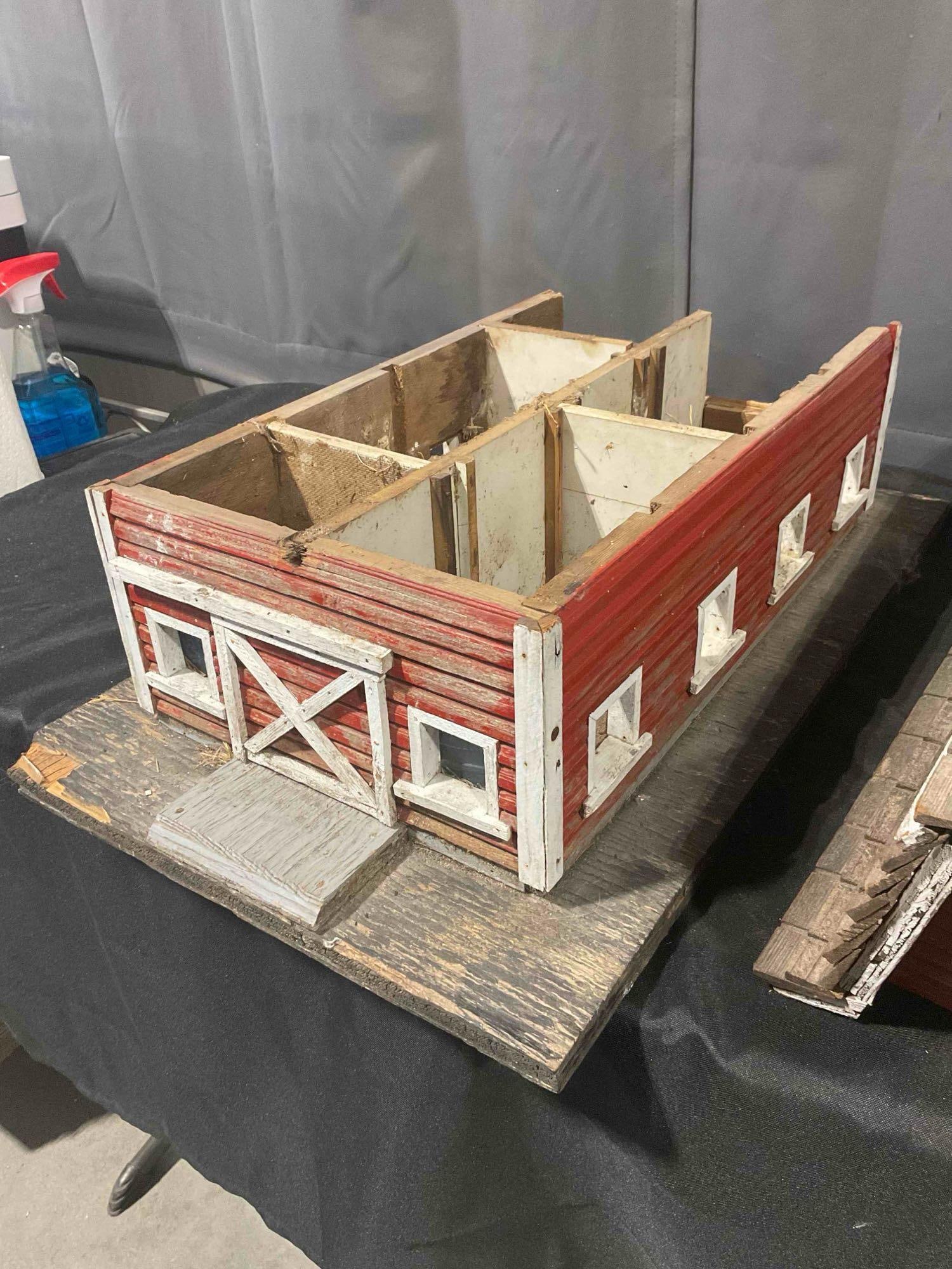 Vintage Handmade Red Painted Wooden Barn Dollhouse. Good Condition. See pics. - 8