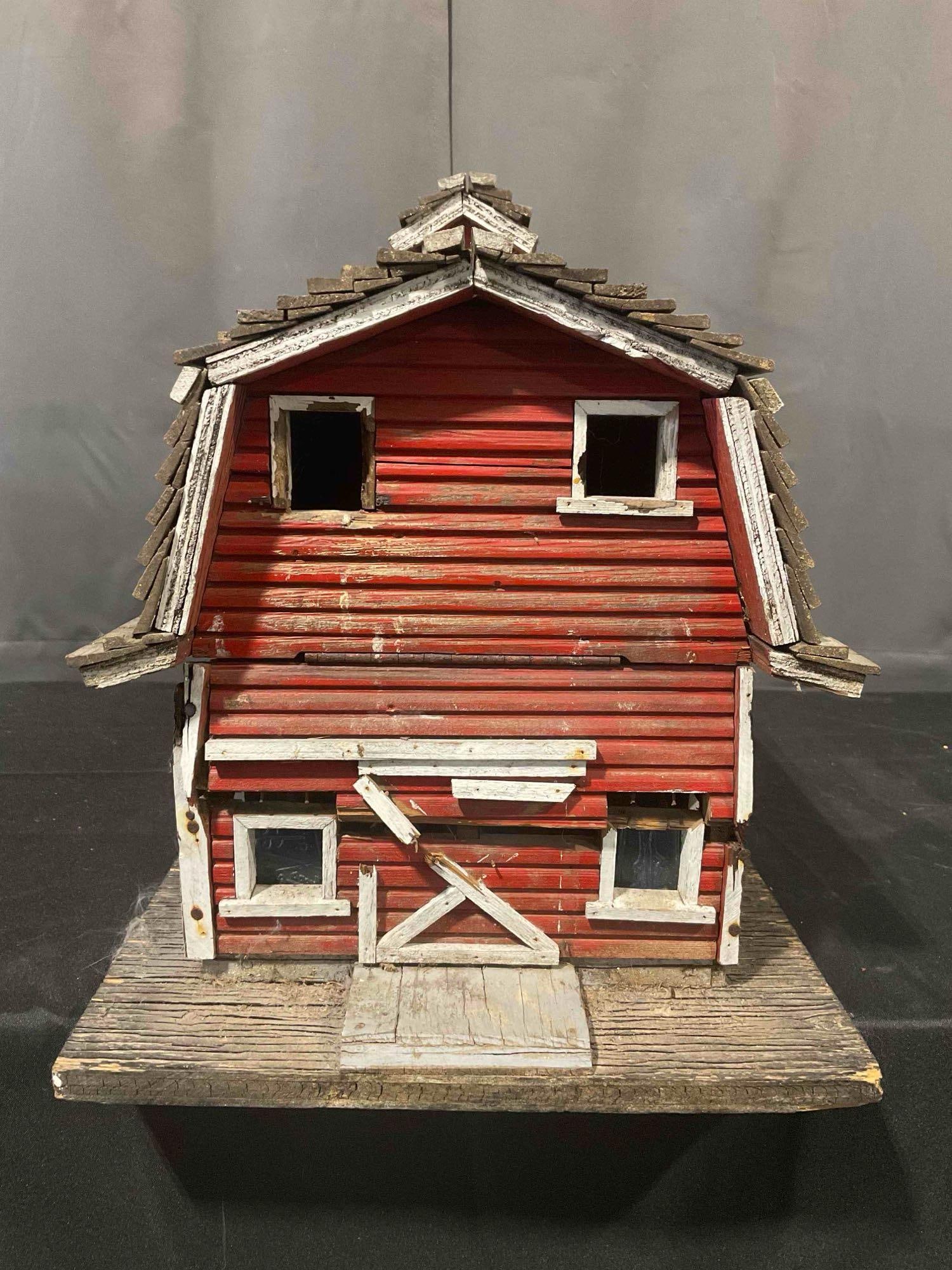 Vintage Handmade Red Painted Wooden Barn Dollhouse. Good Condition. See pics. - 9