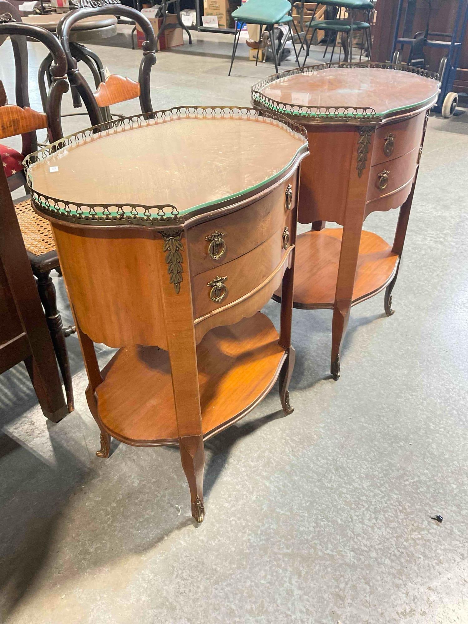 Pair of Vintage French Style Maple 2-Tier Bedside Tables w/ Glass Tops & Brass Accents. - 3