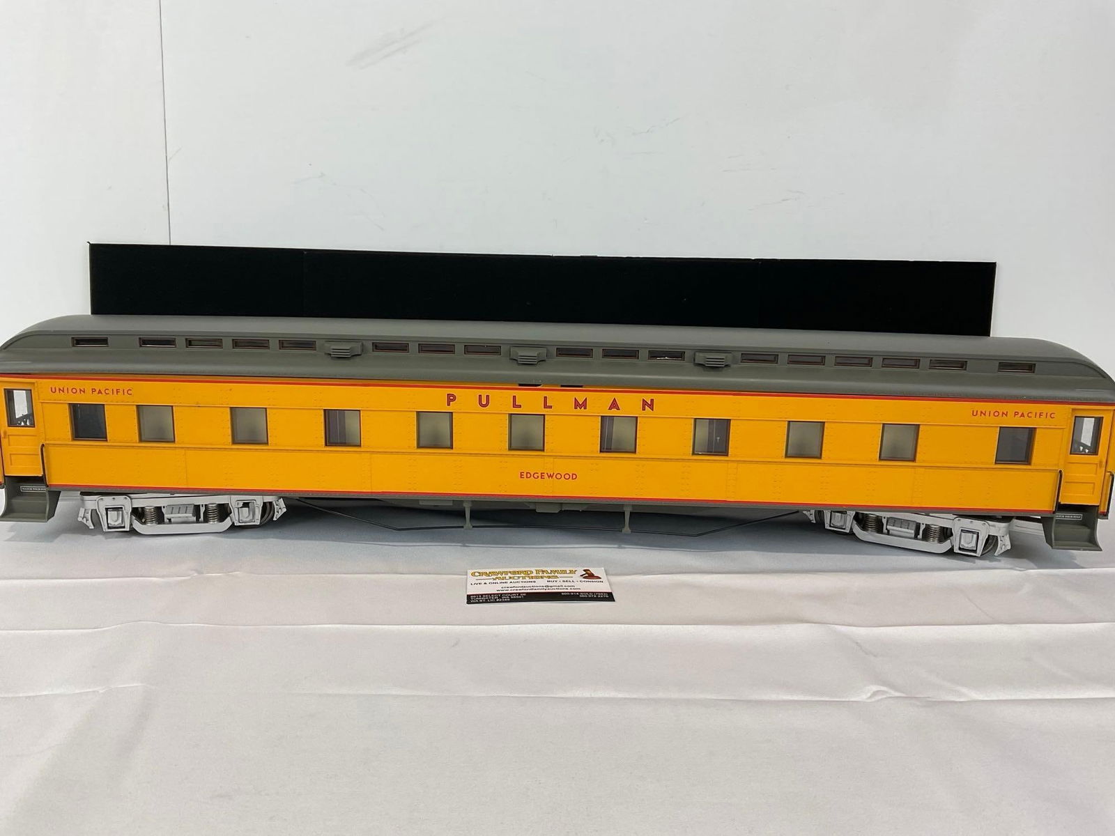 Model Railroad Car, Union Pacific G Scale Edgewood Dining? Car, #1508, 10x32x10 inches: No box included. Appears to be in good shape. The piece measures approx 10h x 32w x 10d inches. See pics. E-5560 