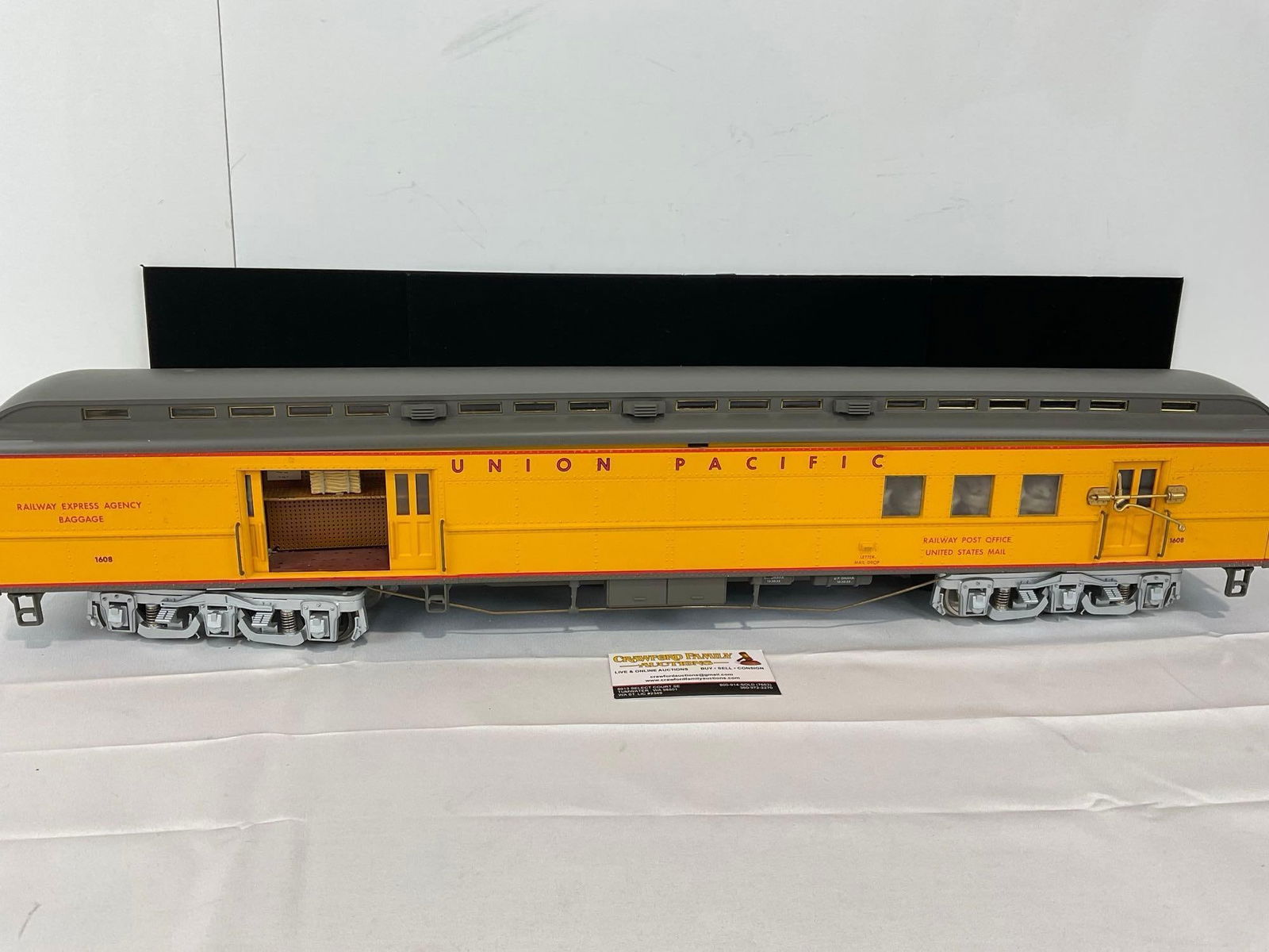 Model Railroad Car, Union Pacific G Scale Railway Express Agency Baggage Car, #1608, 10x32x10 inc...: No box included. Appears to be in good shape. The piece measures approx 10h x 32w x 10d inches. See pics. E-5560 