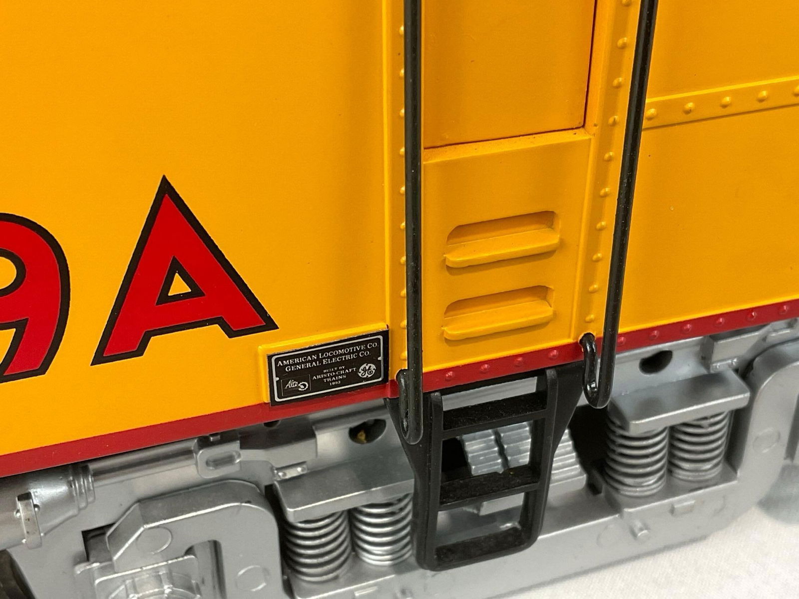 Aristo Craft Diesel Locomotive ALCO FA-1 ART-22005C UP/Union Pacific #1509A, 9h x 25w x 8d in - 4