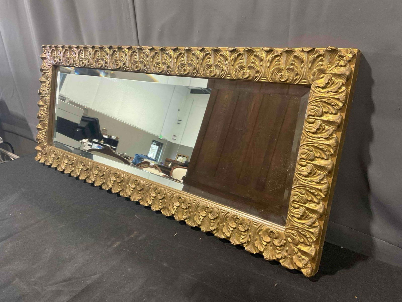 Vintage Rectangular Wall Mirror in Ornate Gold Painted Wooden Frame. Very Good Condition. - 2
