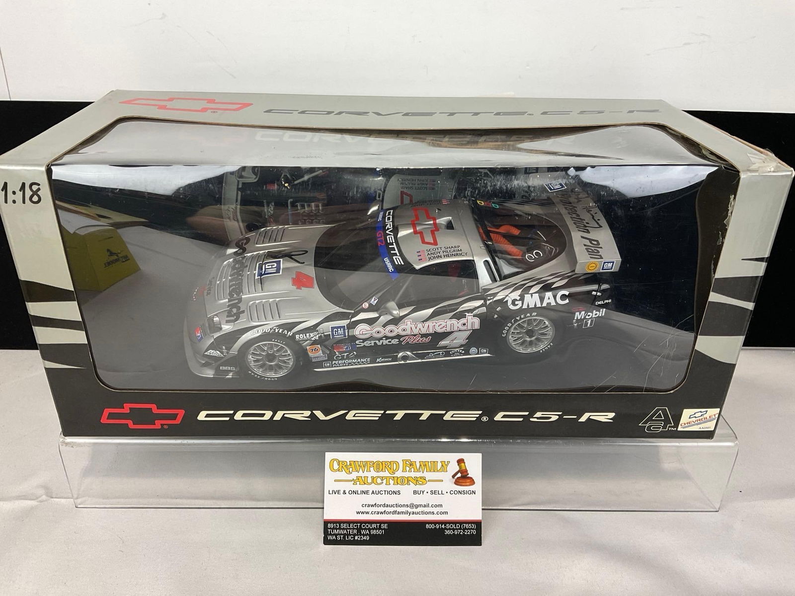 Chevy 1999 Corvette C5-R GT-2 Signed by Pilgrim & Heinrich, 1/18 Scale Diecast Car Model - 7