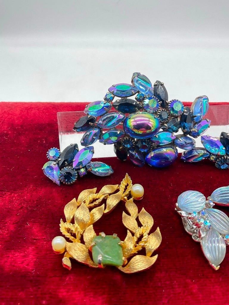 Vintage Purple Glass & Rhinestone Kramer Brooch w/ matching earrings & Gold toned Brooch & earrings - 2