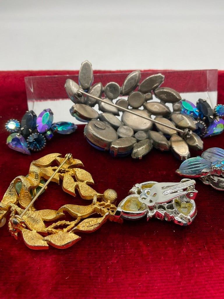 Vintage Purple Glass & Rhinestone Kramer Brooch w/ matching earrings & Gold toned Brooch & earrings - 4