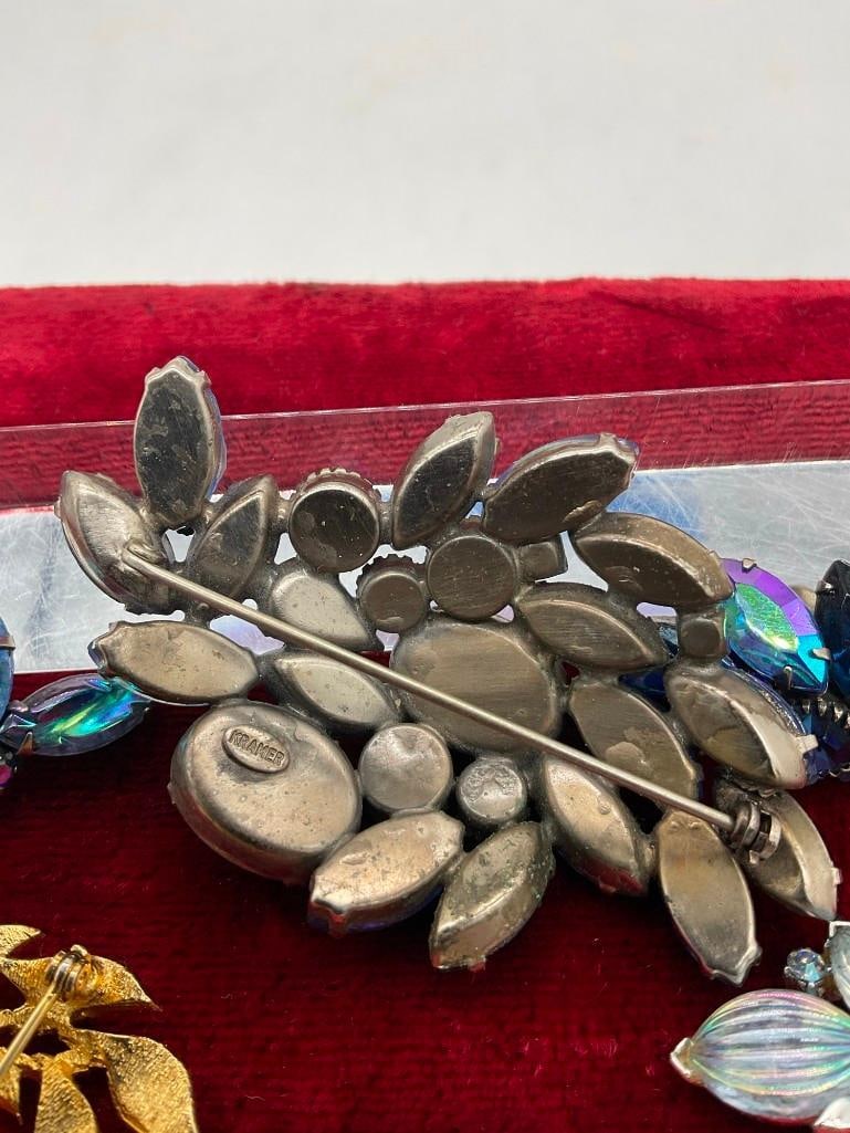 Vintage Purple Glass & Rhinestone Kramer Brooch w/ matching earrings & Gold toned Brooch & earrings - 5