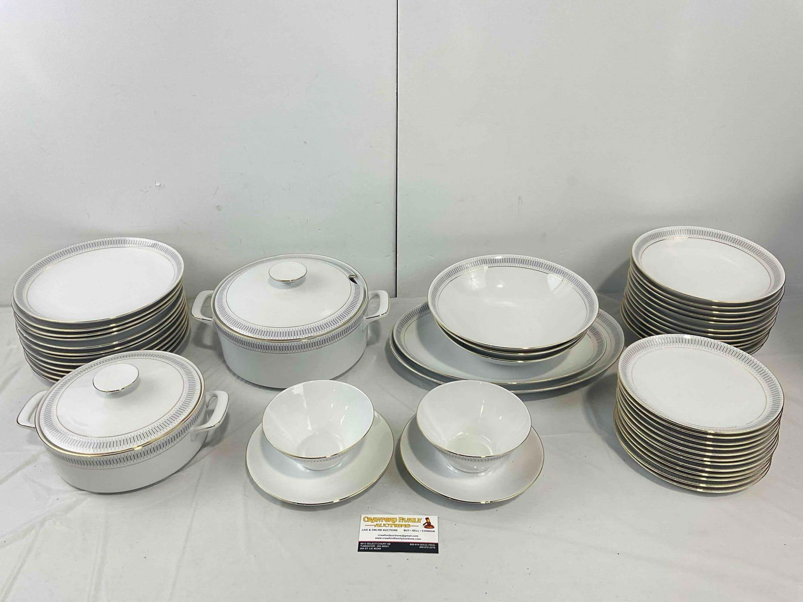 45 pcs Vintage Esenbach Bavaria Germany White Porcelain Dish Set. Excellent Condition. See pics.: 45 pcs Vintage Esenbach Bavaria Germany White Porcelain Dish Set. Excellent Condition. Largest measures 13" x 10" x 2" includes dinner plates, soup bowls, salad plates, casserole dishes, serving trays