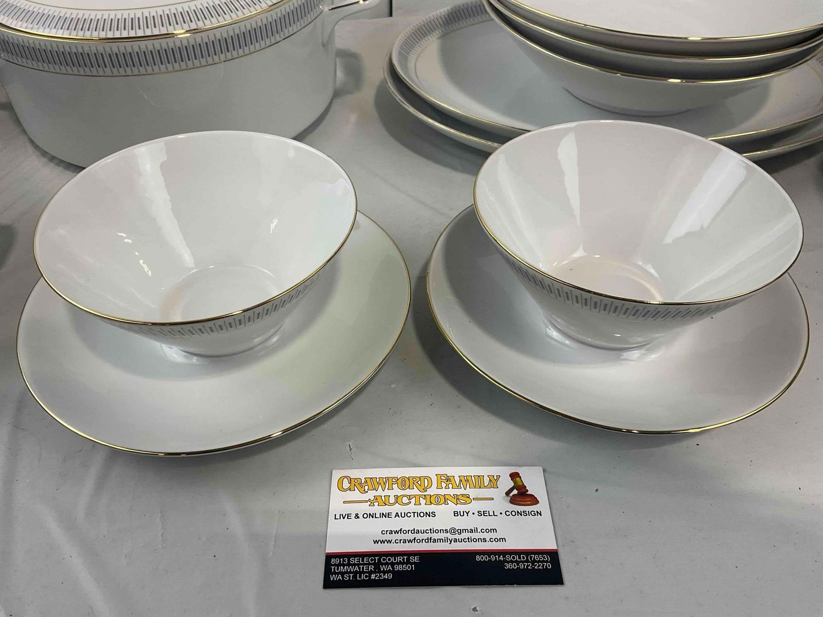 45 pcs Vintage Esenbach Bavaria Germany White Porcelain Dish Set. Excellent Condition. See pics. - 3