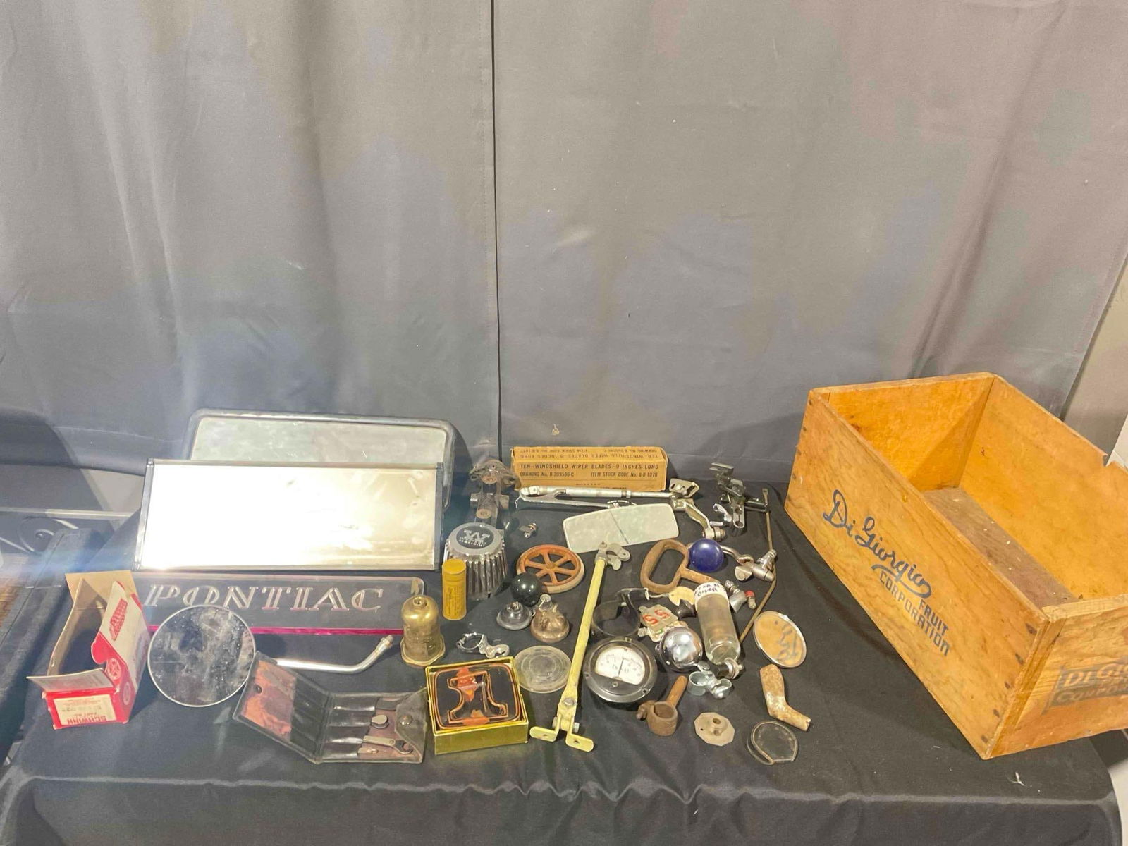 30+ pcs Vintage Car Parts & Assorted Mechanical Pieces, incl. Mirrors, Gauges & More! See pics.: 30+ pcs Vintage Car Parts & Assorted Mechanical Pieces, incl. Mirrors, Gauges & More! Includes Schwinn Pedals, Pontiac Acrylic Sign and more! Fits in box measuring 13" x 20" x 9" DM-5360
