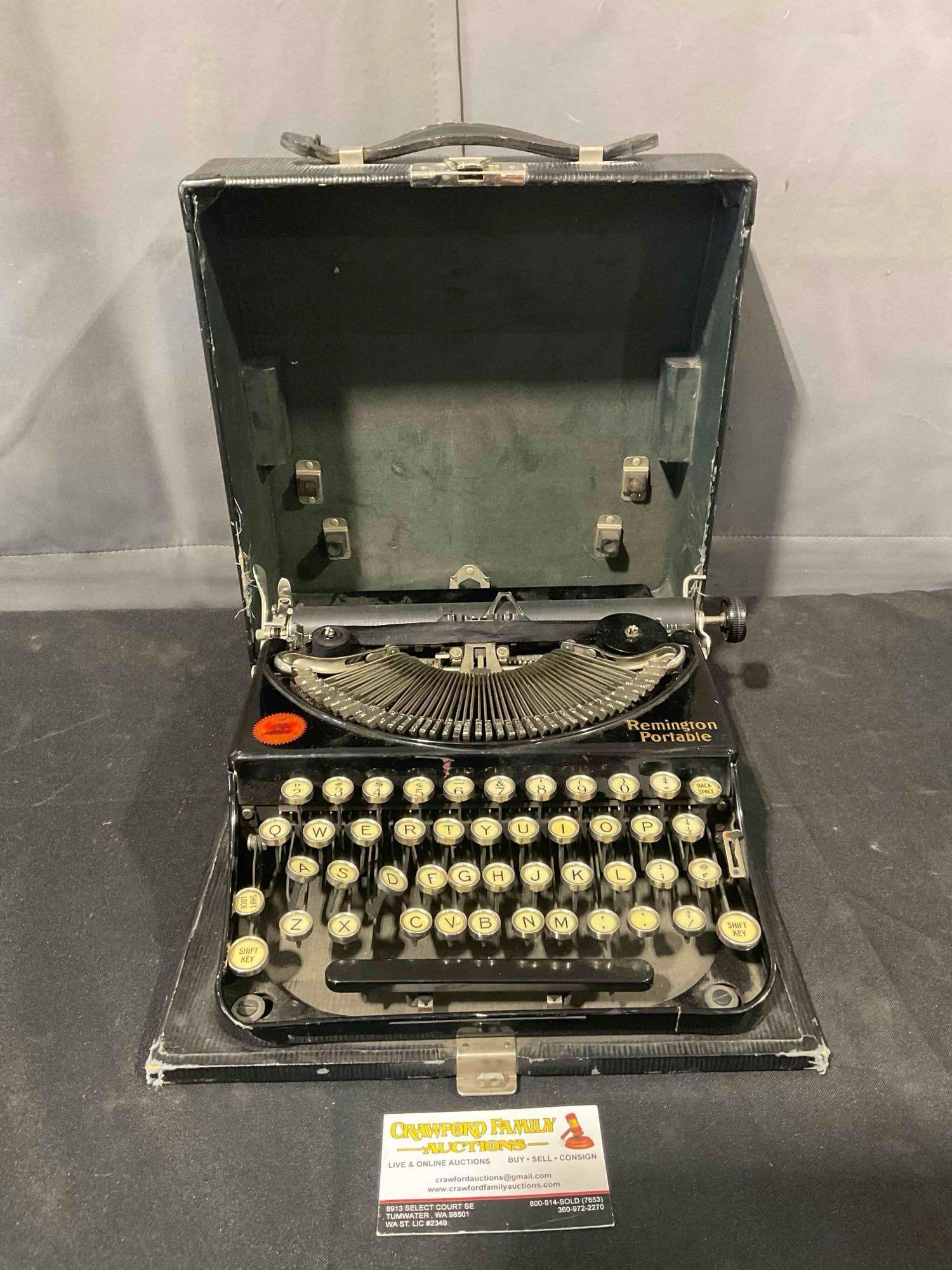Antique Remington Portable Typewriter Number NP78752. Fair to Good Condition. See pics.: Antique Remington Portable Typewriter Number NP78752. Fair to Good Condition. No model number shown, could be model 1. Top half of case does not appear to fit, piece has wear indicative of age, otherw