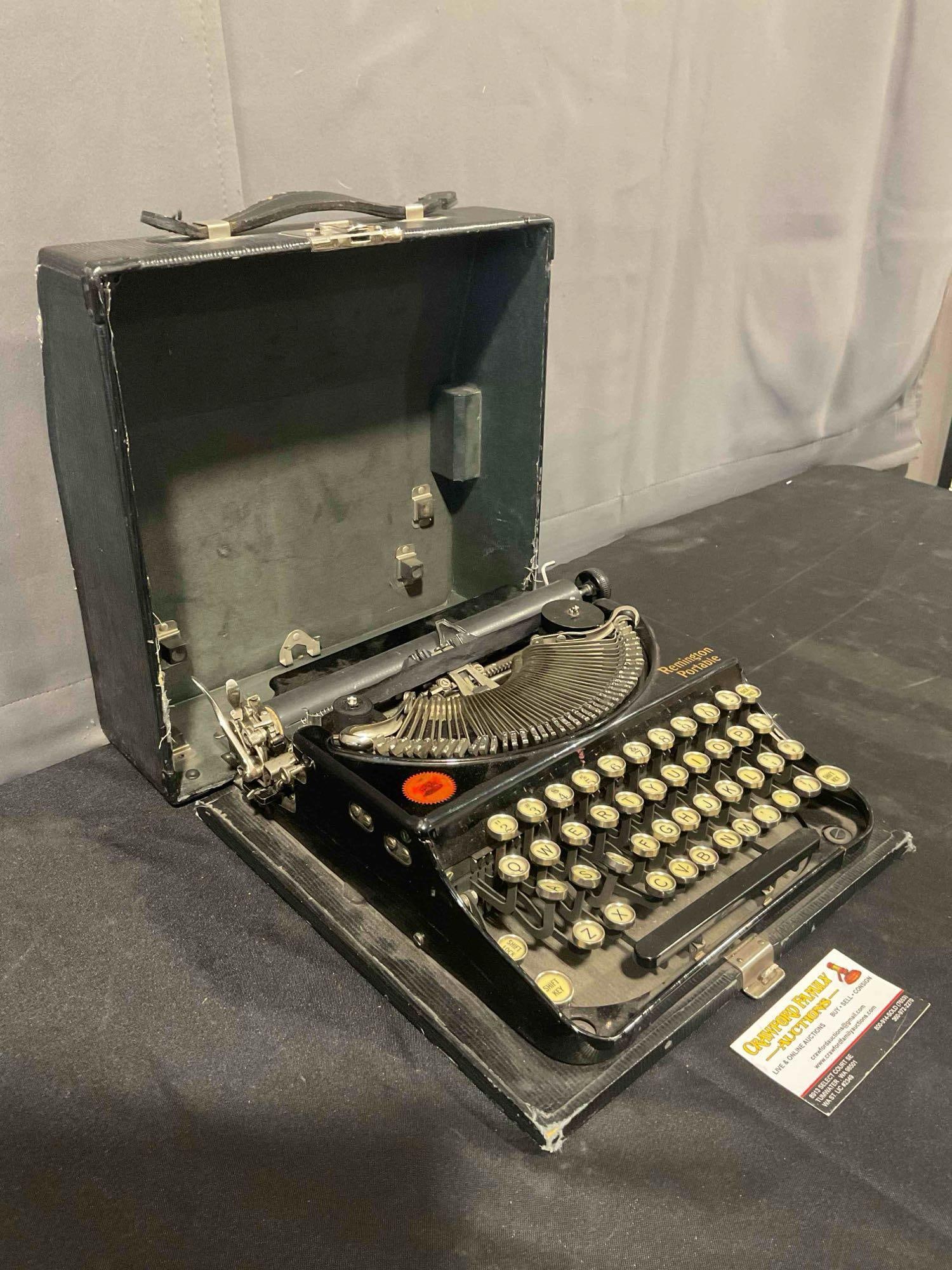 Antique Remington Portable Typewriter Number NP78752. Fair to Good Condition. See pics. - 3