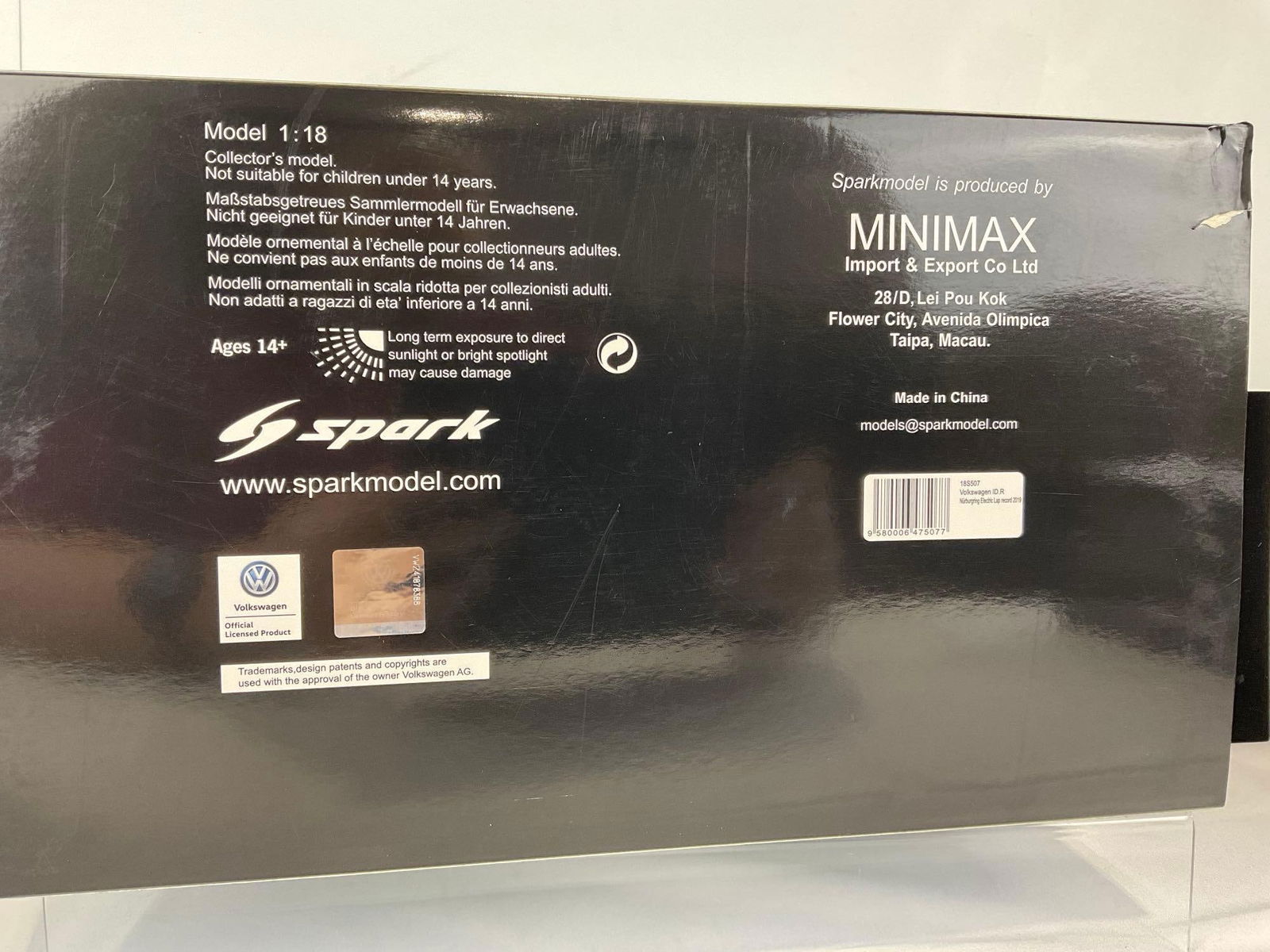 Spark 1:18 Scale Model Diecast Car, Volkswagen IDR Nurburgring Electric Lap Record 2019 - 7