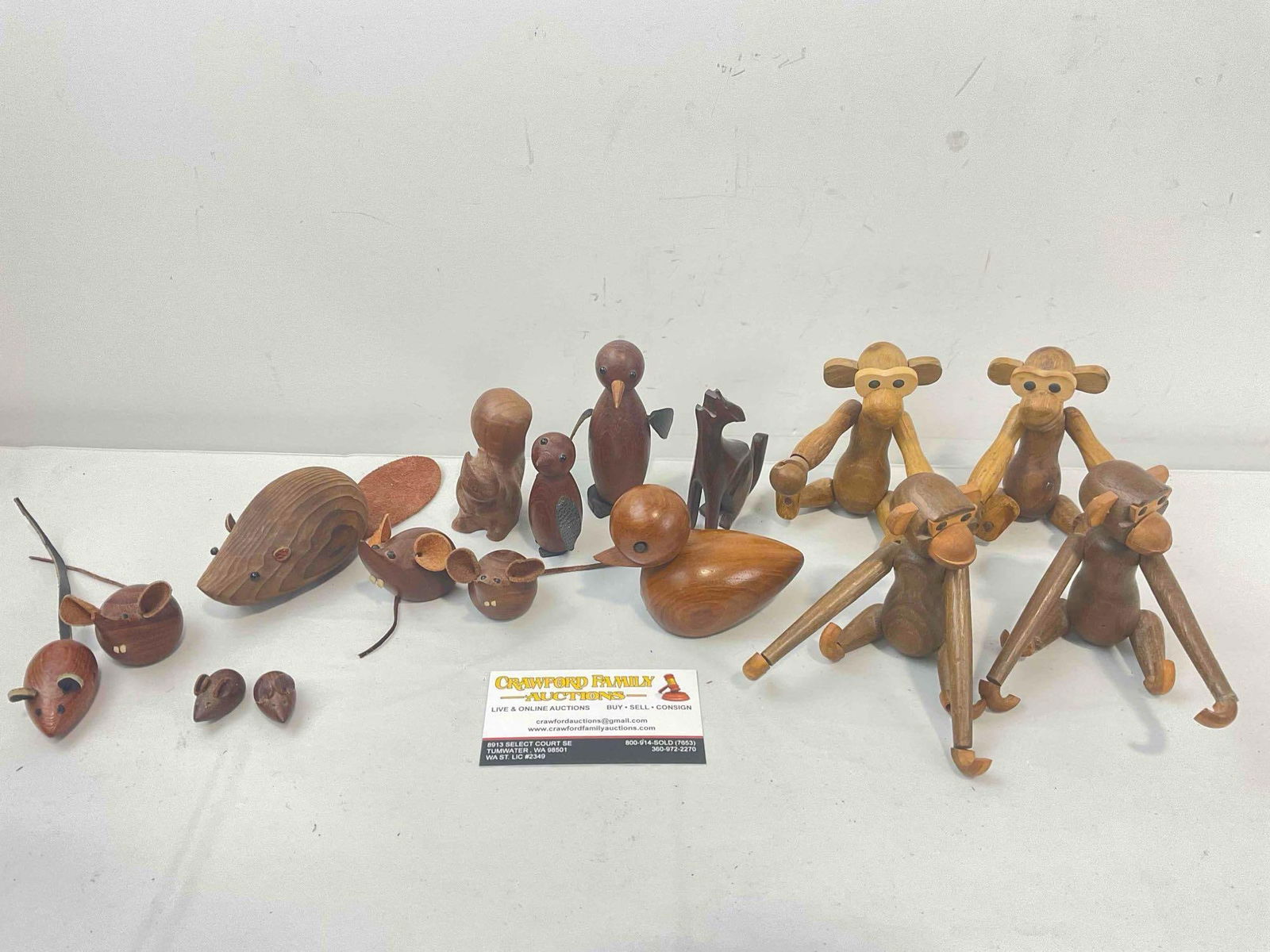 16 pcs Vintage Small Carved Wooden Animal Figurines. Excellent Condition. See pics.: 16 pcs Vintage Small Carved Wooden Animal Figurines. Excellent Condition. Fits in a box measuring 8" x 8" x 3" DM-5360 