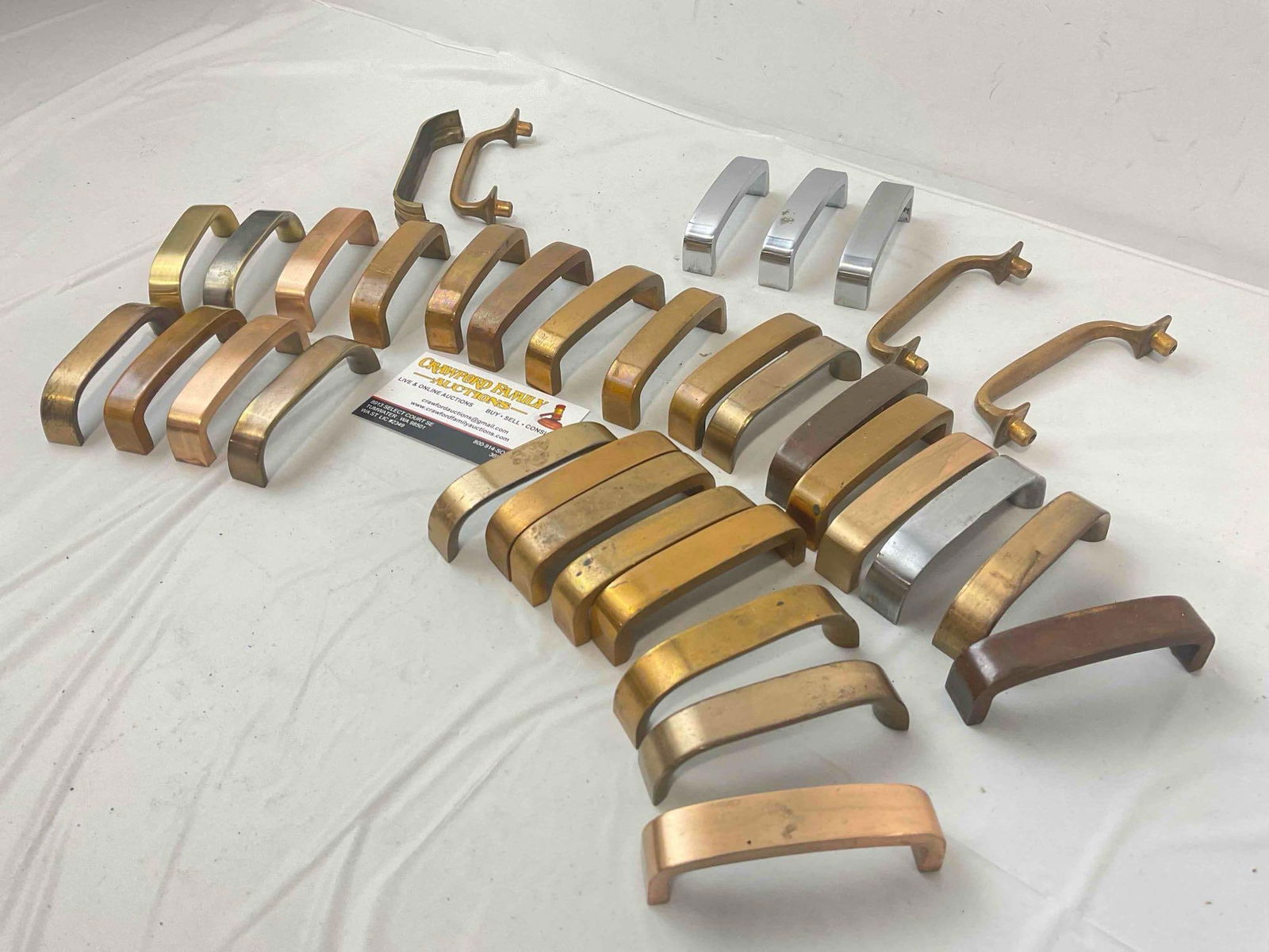 30+ pcs Vintage Metal Drawer Pulls. Largely Brass. Very Good Condition. See pics. - 2