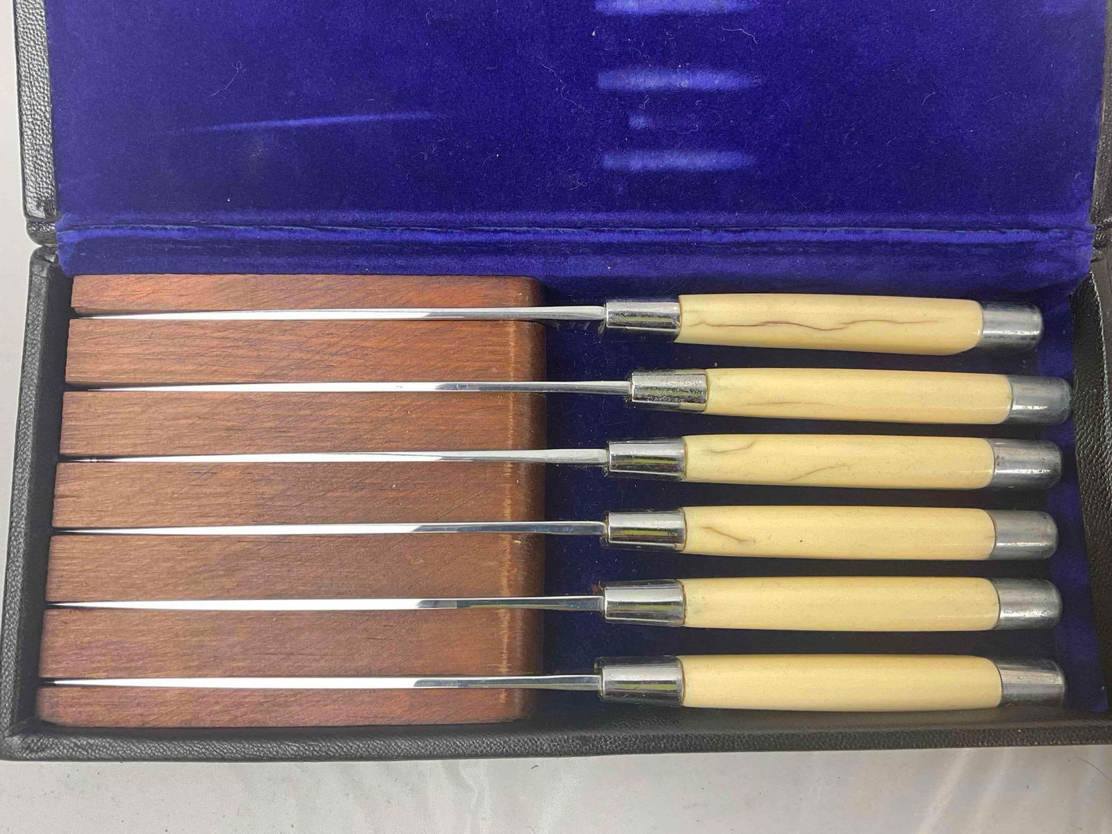 2 pcs Vintage Stainless Steel Steak Knife 6 pc Sets by Griffon & Briddell. Very Good Condition. - 4