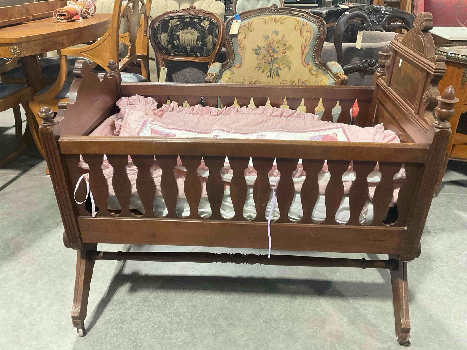 Antique Victorian Walnut? Wooden Rocking Crib/Cradle/Infant Bed. Very Good Condition. See pics. - 7