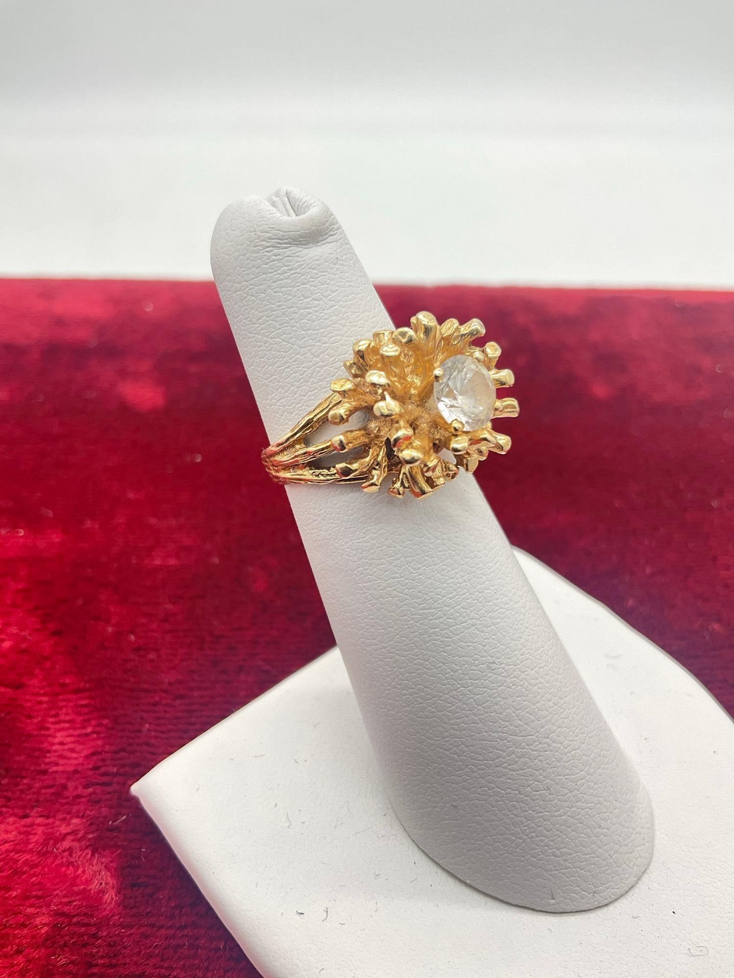 Women's 14K gold Flower/ Blossom ring with Approx.1 CT Zirconium center stone size 5 / 6.18 grams - 2