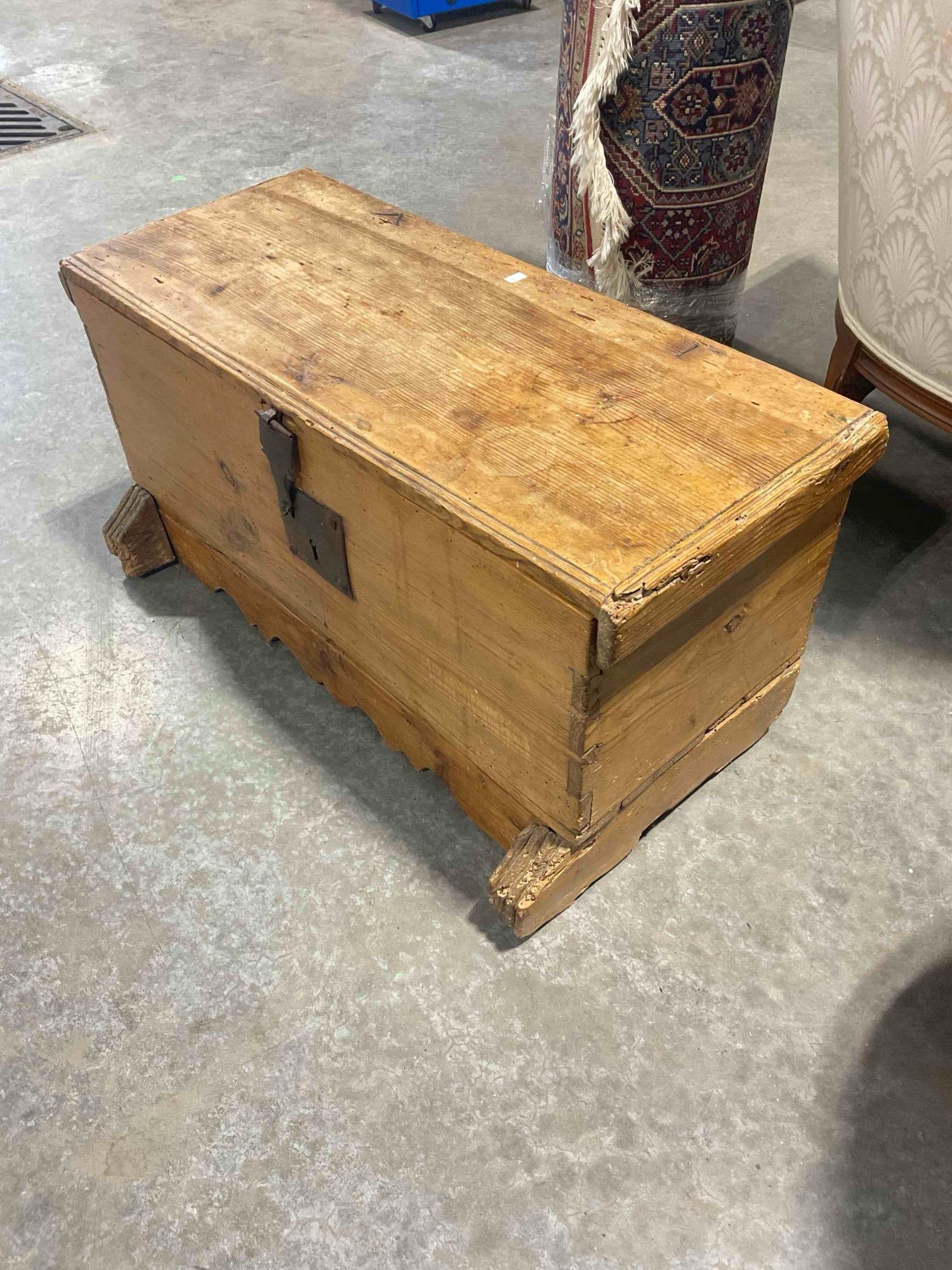Antique Primitive Pine Wood Blanket Chest Trunk. Very Good Condition. See pics. - 3
