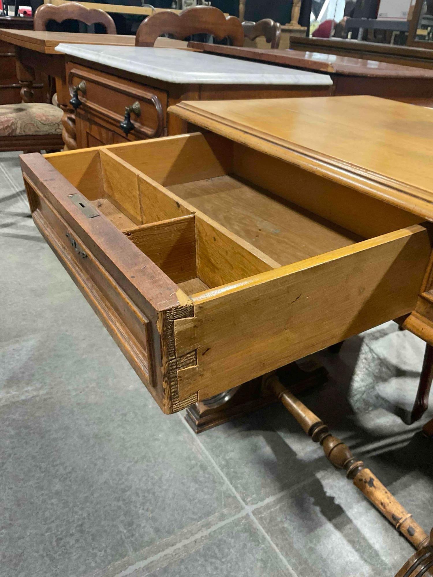 Antique Charming Walnut? Wood Side Table, Writing desk w/ Drawer & Turned Legs. Excellent Conditi... - 6