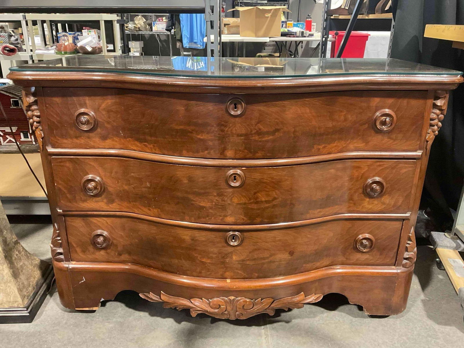 Antique Mahogany 3-Drawer Serpentine Dresser w/ Glass Top. Excellent Condition. See pics. (1 of 9)