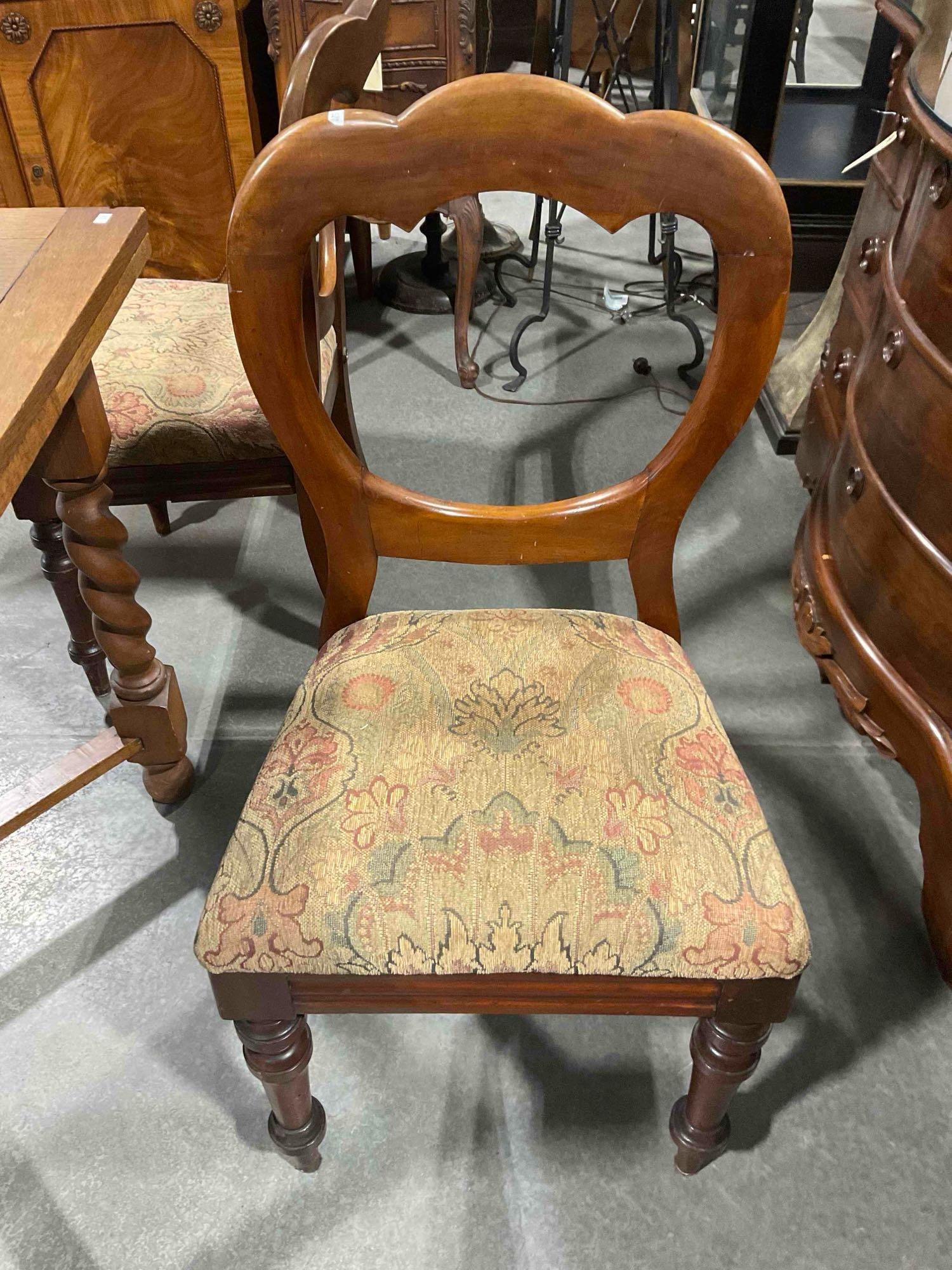 Antique Oak Drop Leaf Kitchen Table & 4 pcs Antique Mahogany Chairs. Excellent Condition. - 7